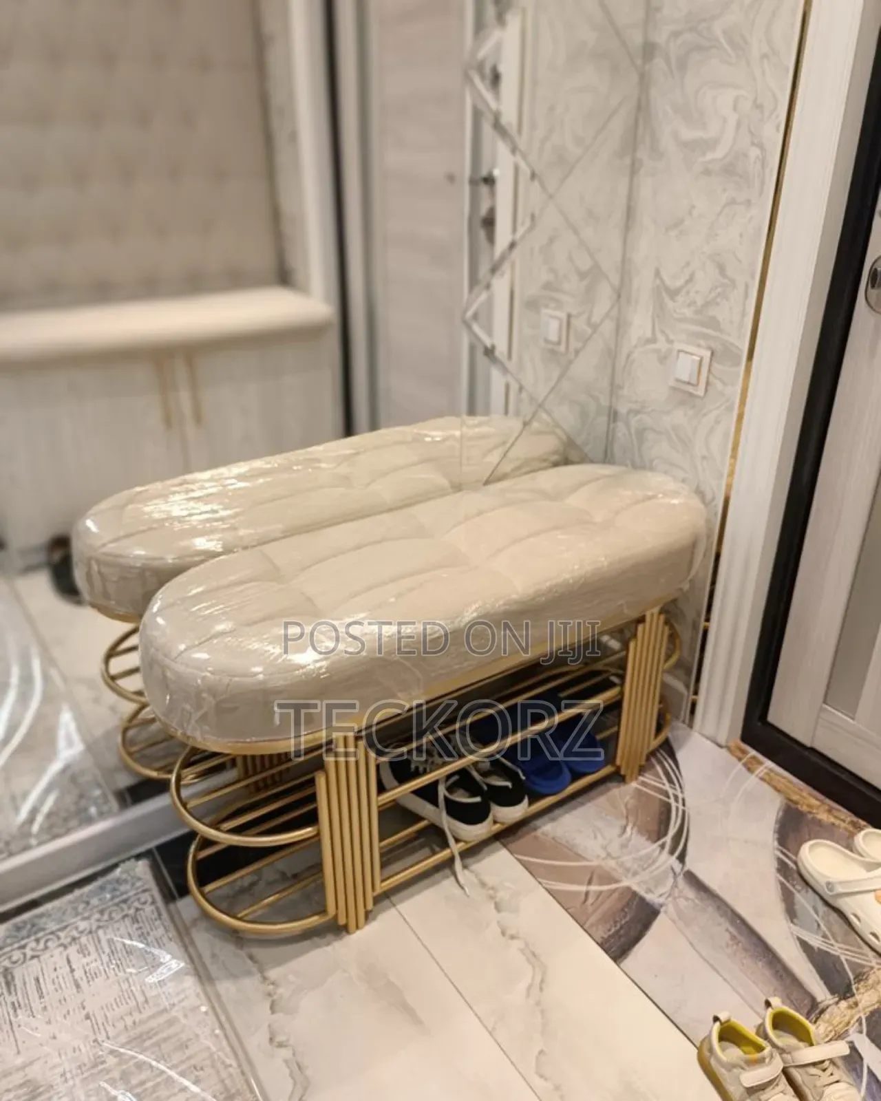 Upholstered Velvet Bench With Shoe Rack