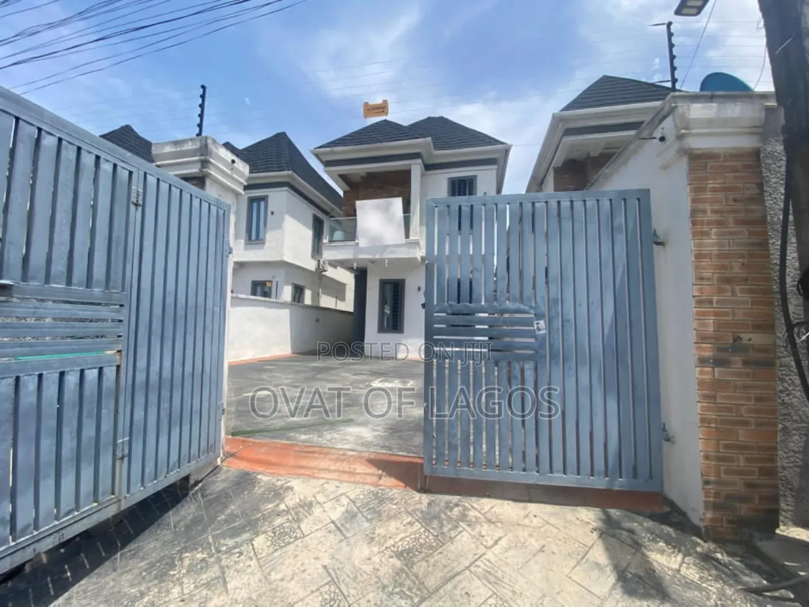 4bdrm Duplex in Ikota Villa for rent