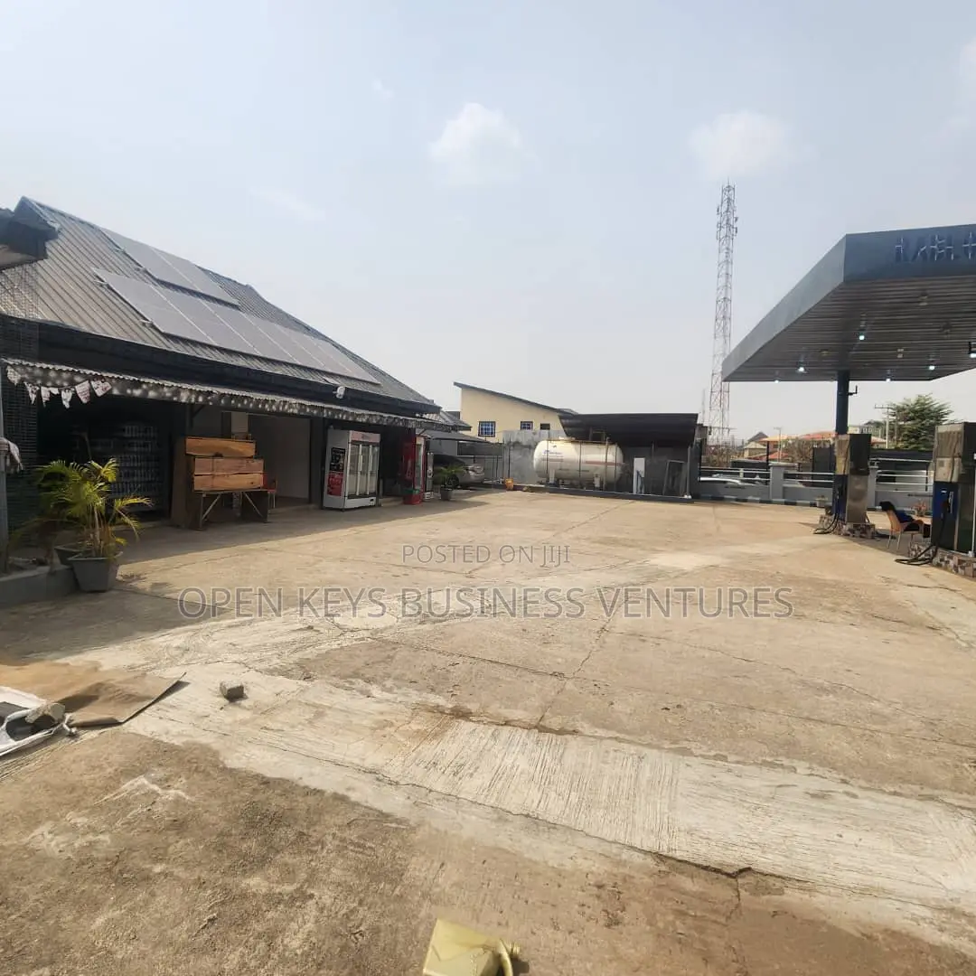 A Standard 2 Pump Filling Station