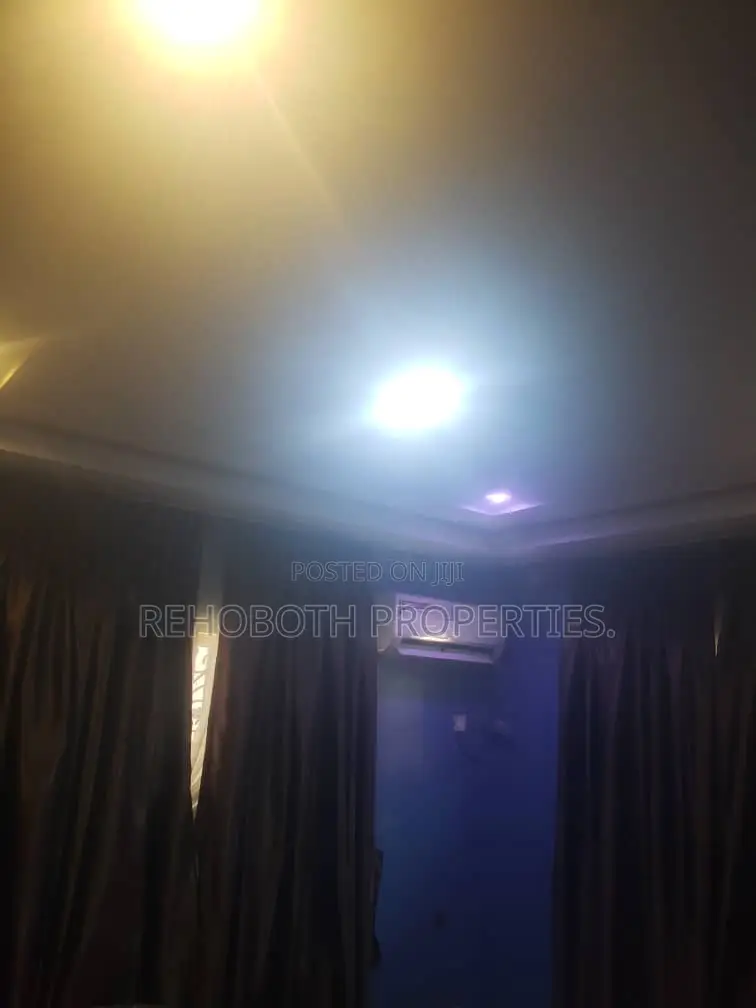 4bdrm Bungalow in Oke Ibukun Icast, Akala Express for rent