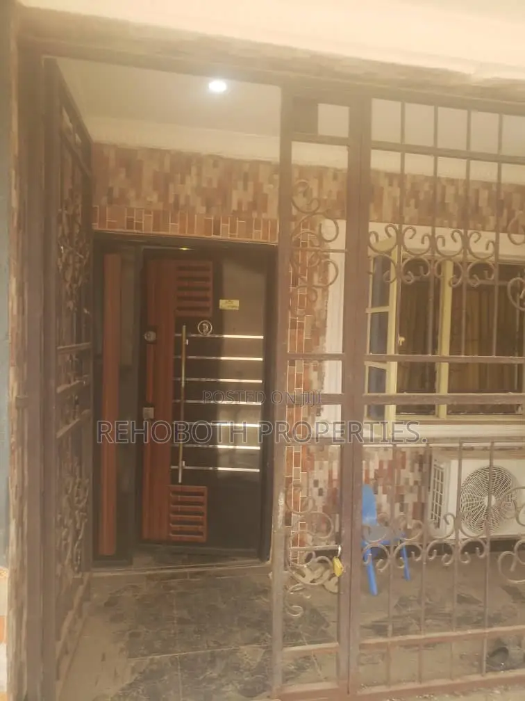 4bdrm Bungalow in Oke Ibukun Icast, Akala Express for rent
