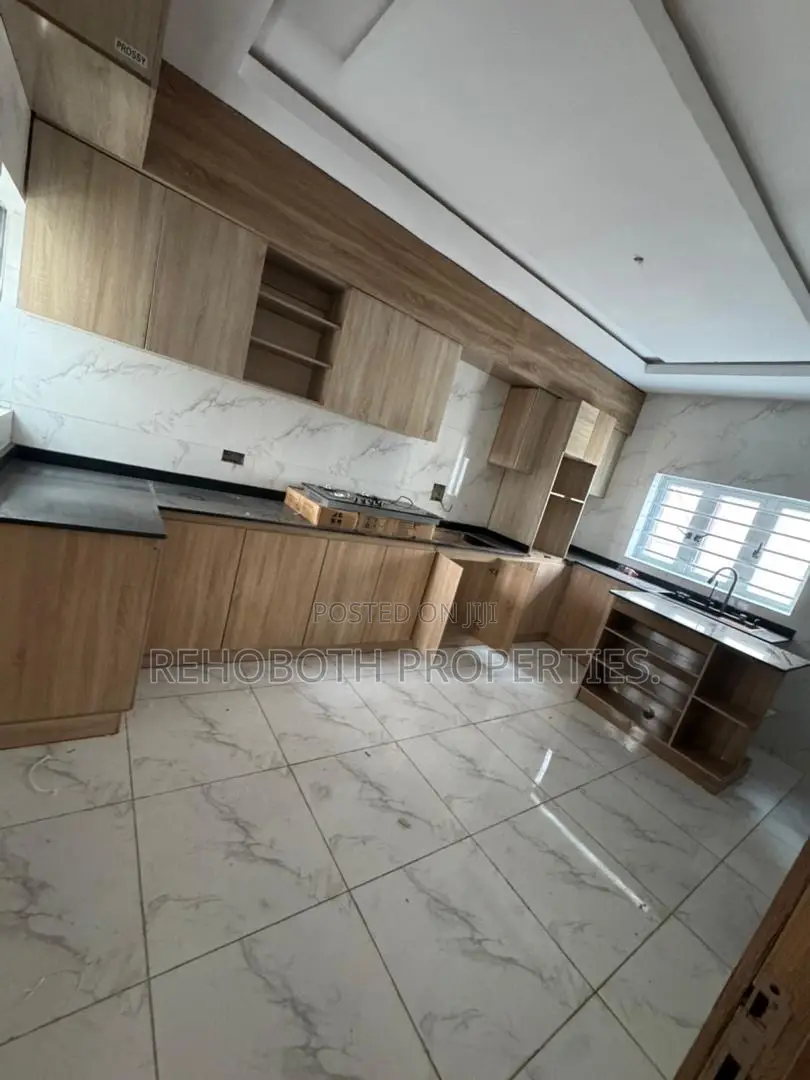 4bdrm Duplex in Aare Avenue, Oluyole for rent