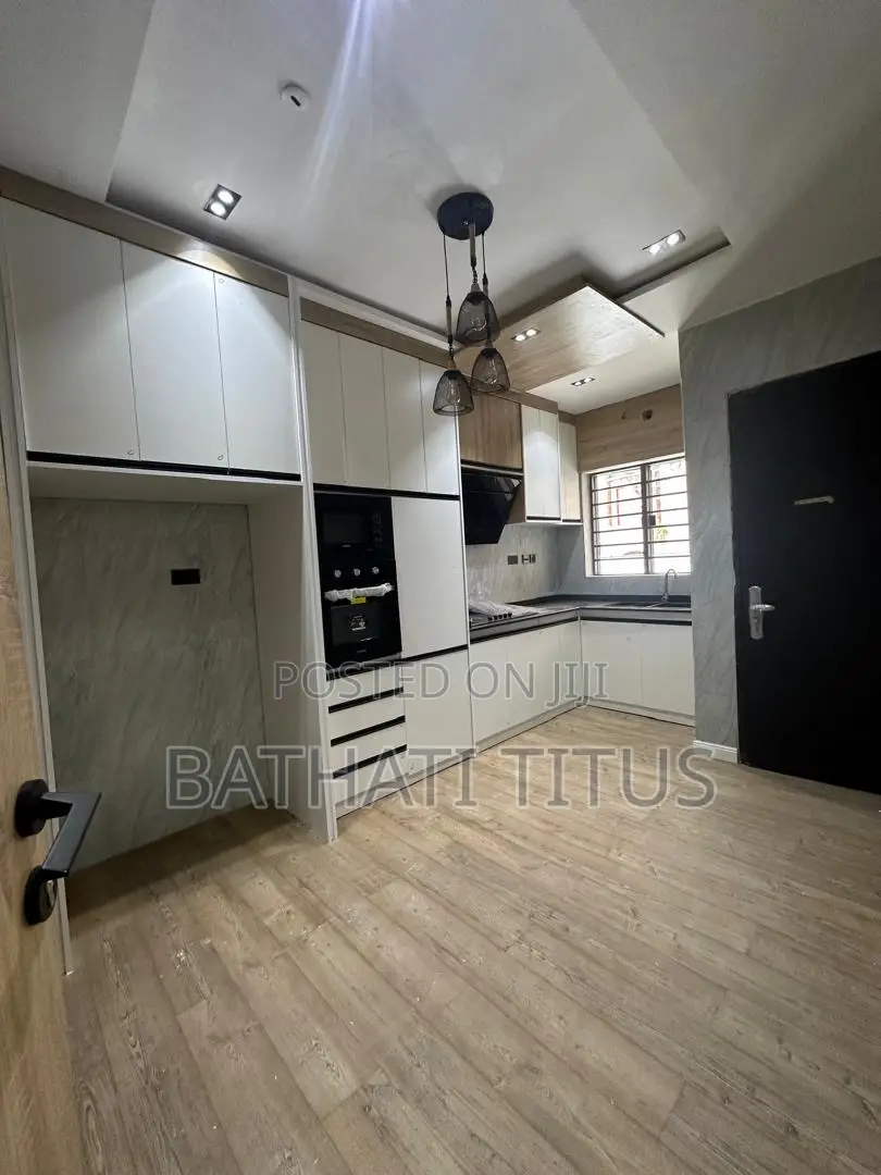 5bdrm Duplex in Zone 7 / Wuse for rent