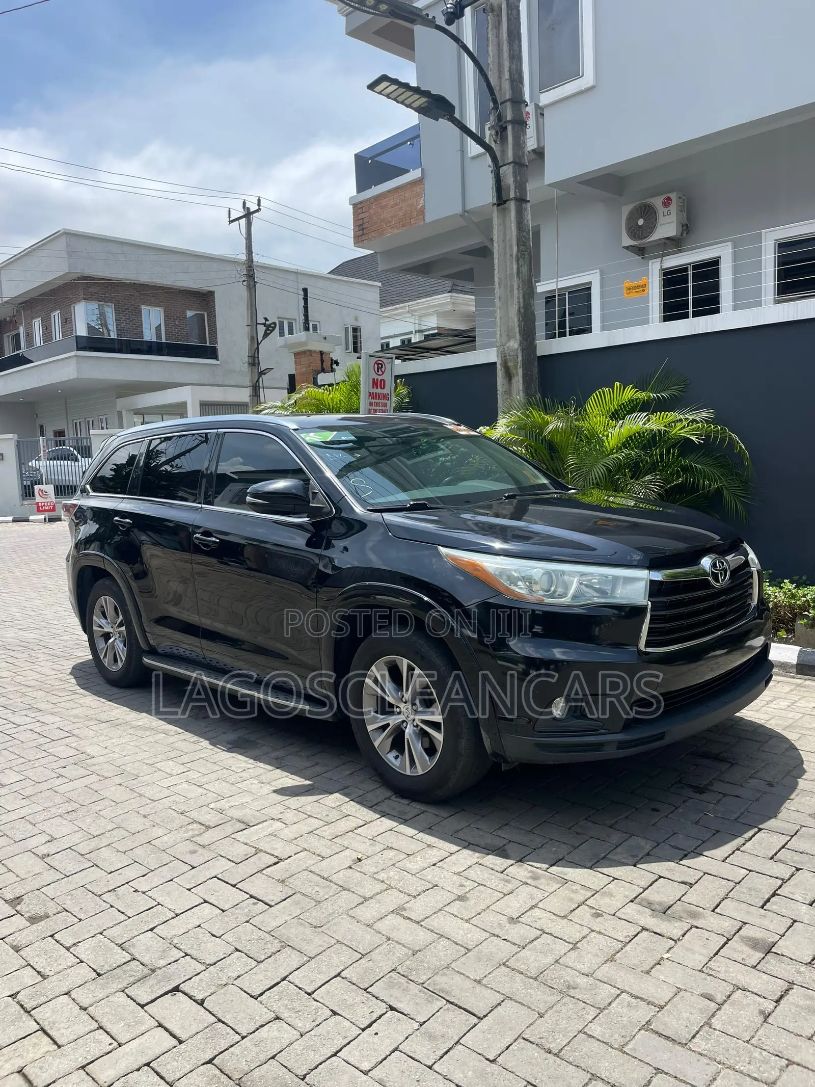 Toyota Highlander XLE 4dr SUV AWD (3.5L 6cyl 6A) 2015 Black