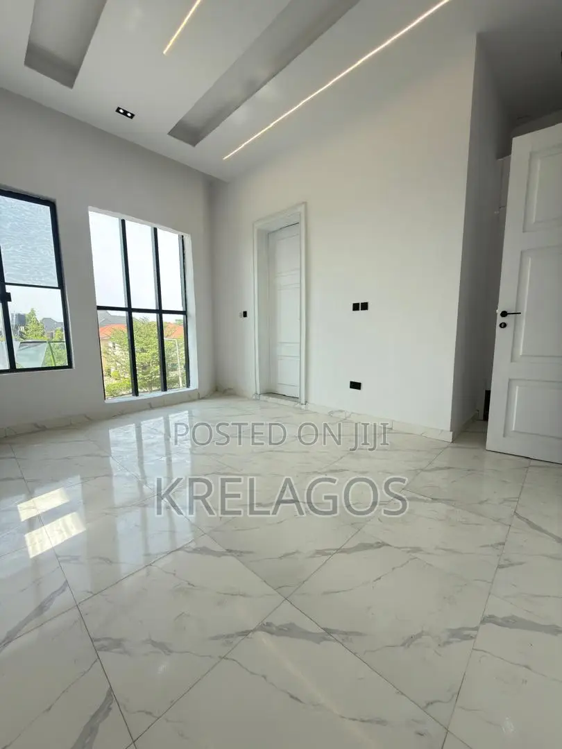 5bdrm Duplex in Orchid, Chevron for sale