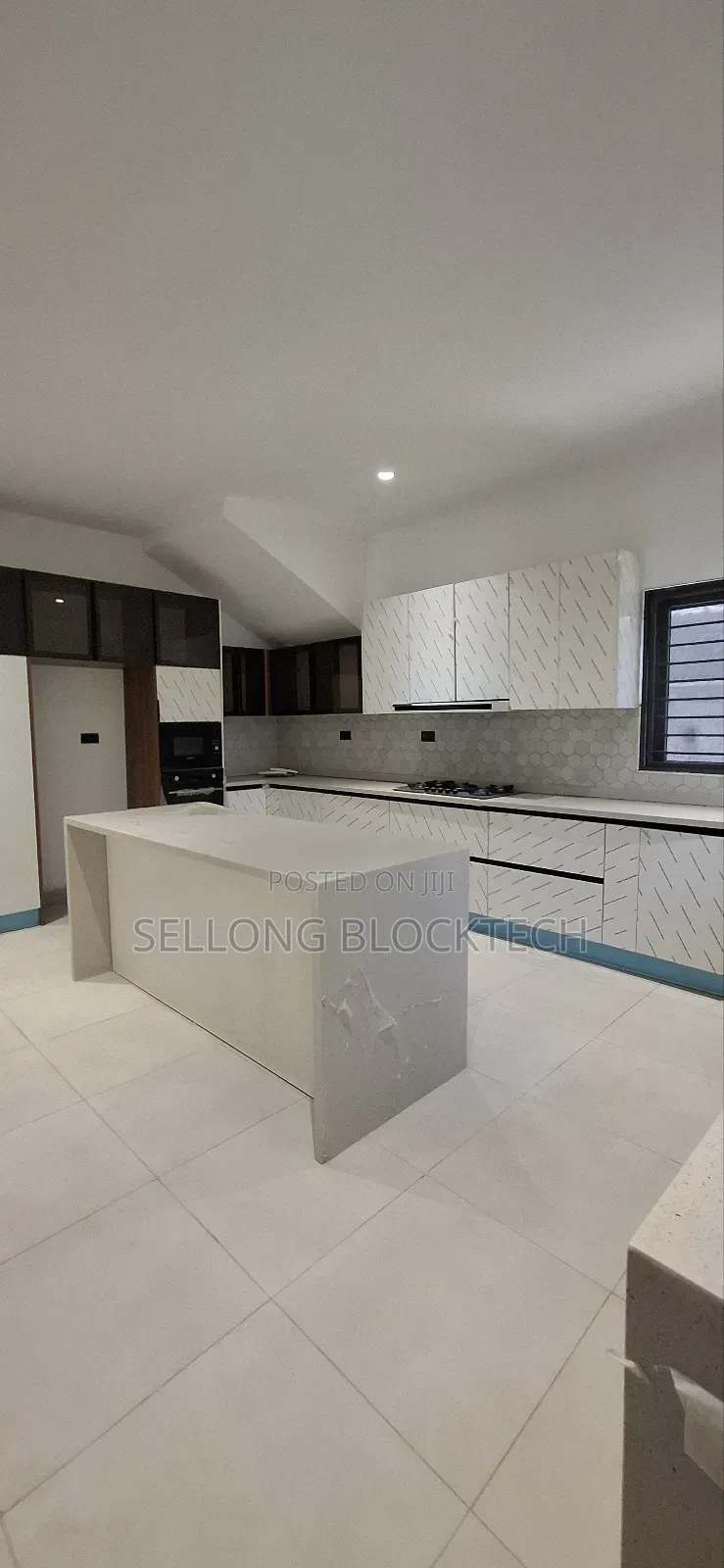 7bdrm Duplex in Main Asokoro for sale