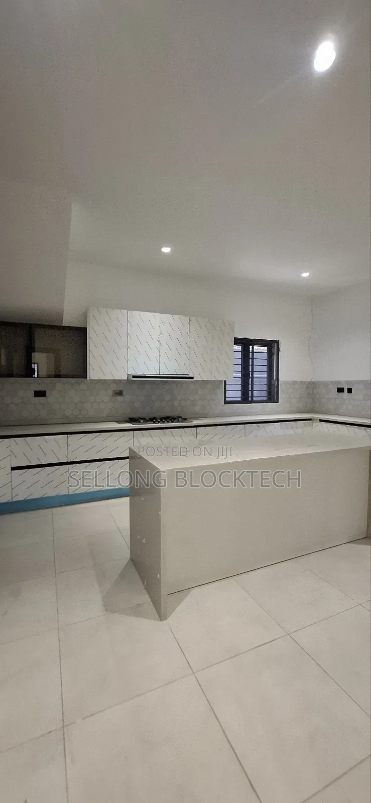 7bdrm Duplex in Main Asokoro for sale