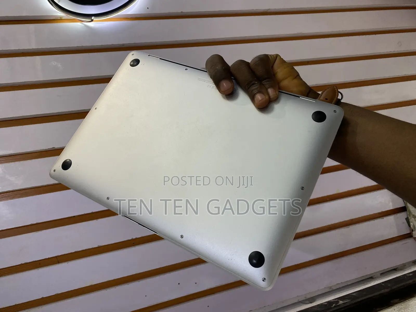 Laptop Apple MacBook Air 2020 8GB Intel Core i5 SSD 512GB