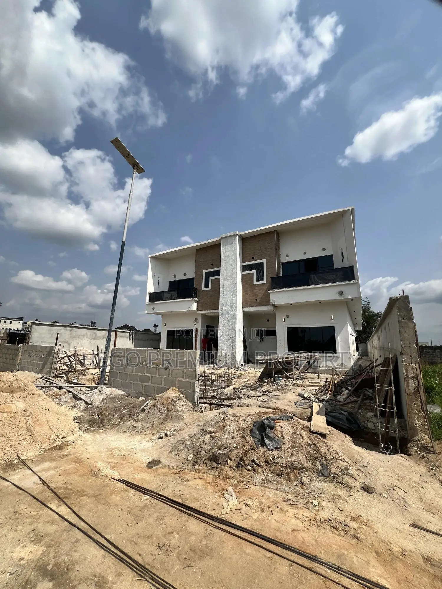 4bdrm Duplex in She'Ll Cooperative, Eneka for sale