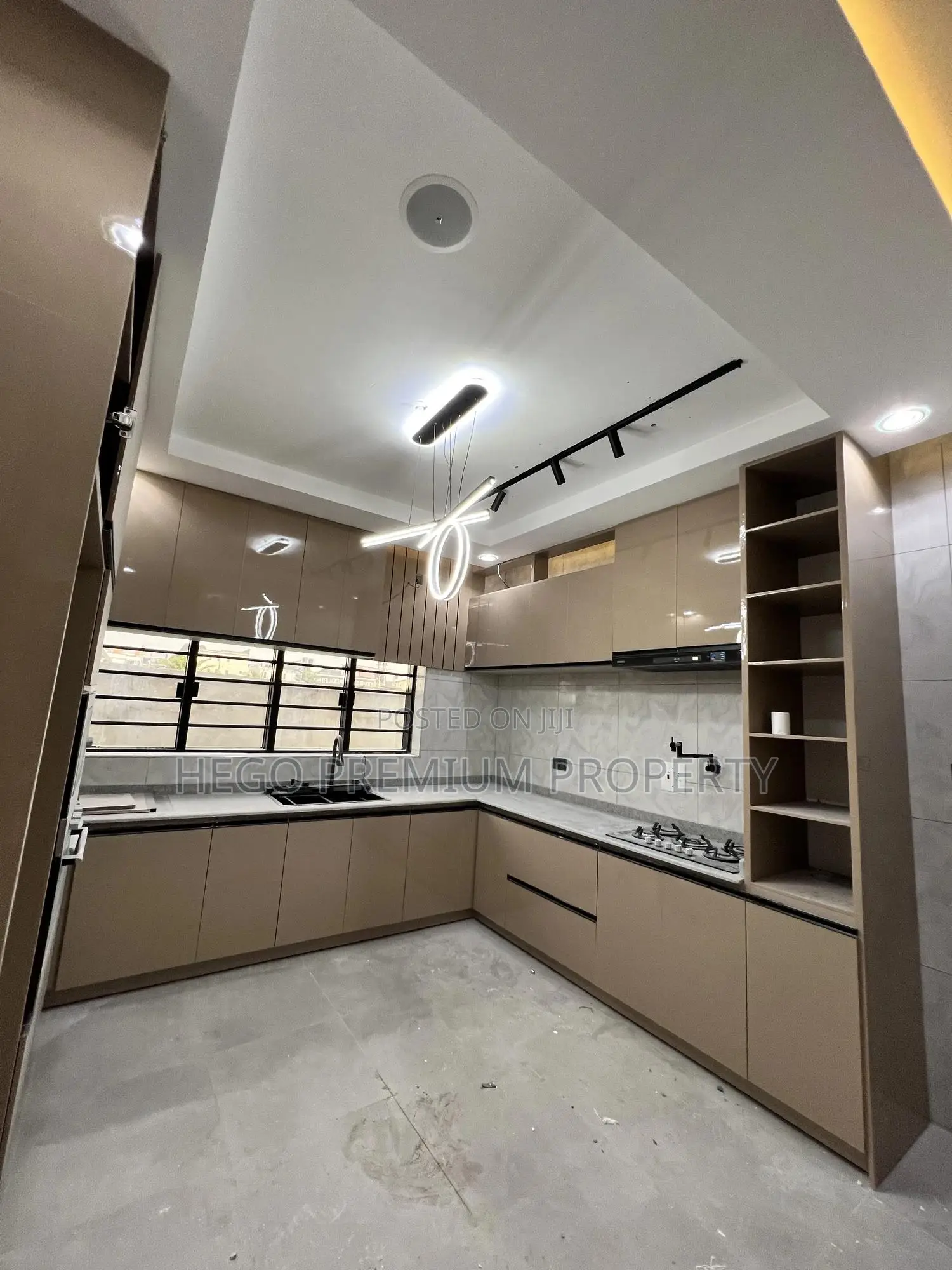 4bdrm Duplex in She'Ll Cooperative, Eneka for sale