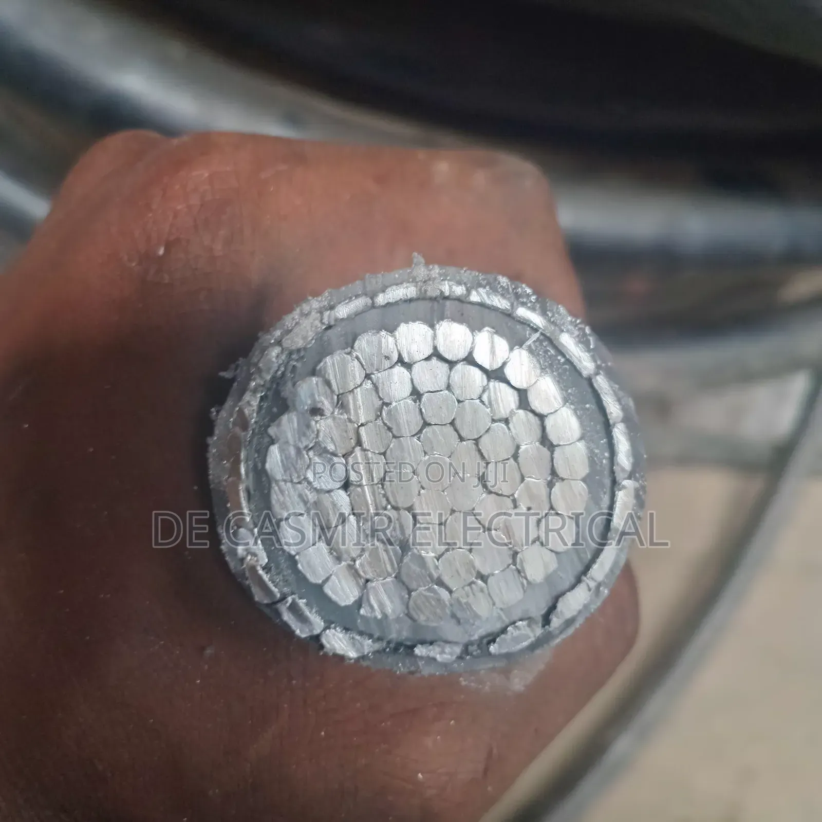 1x630mm2 Armoured Cable