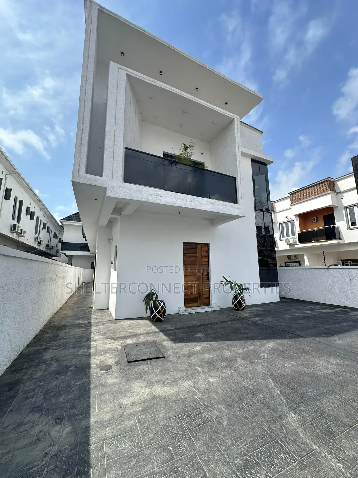 4bdrm Duplex in Ikota for sale