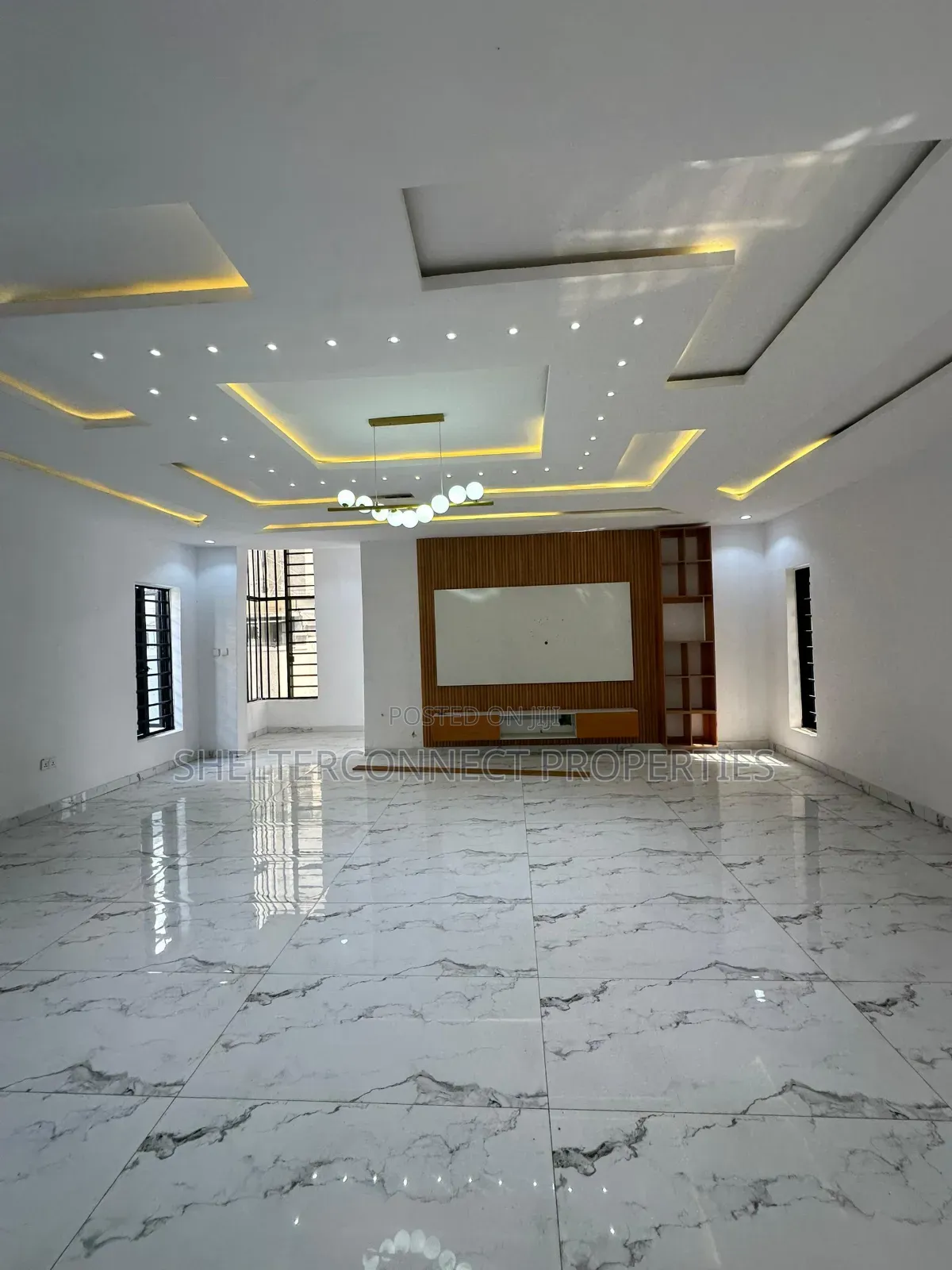 4bdrm Duplex in Ikota for sale