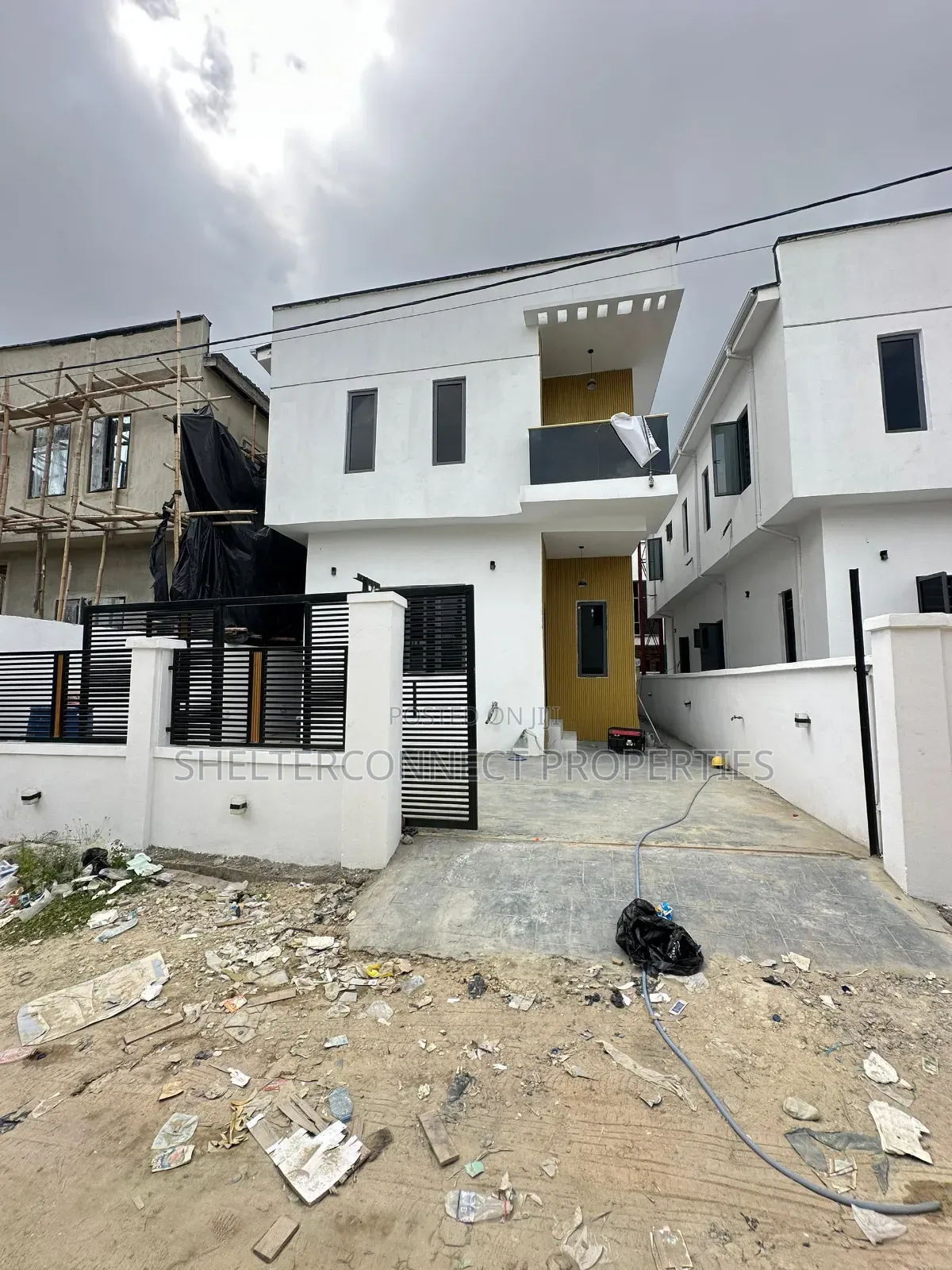 4bdrm Duplex in Ikota for sale