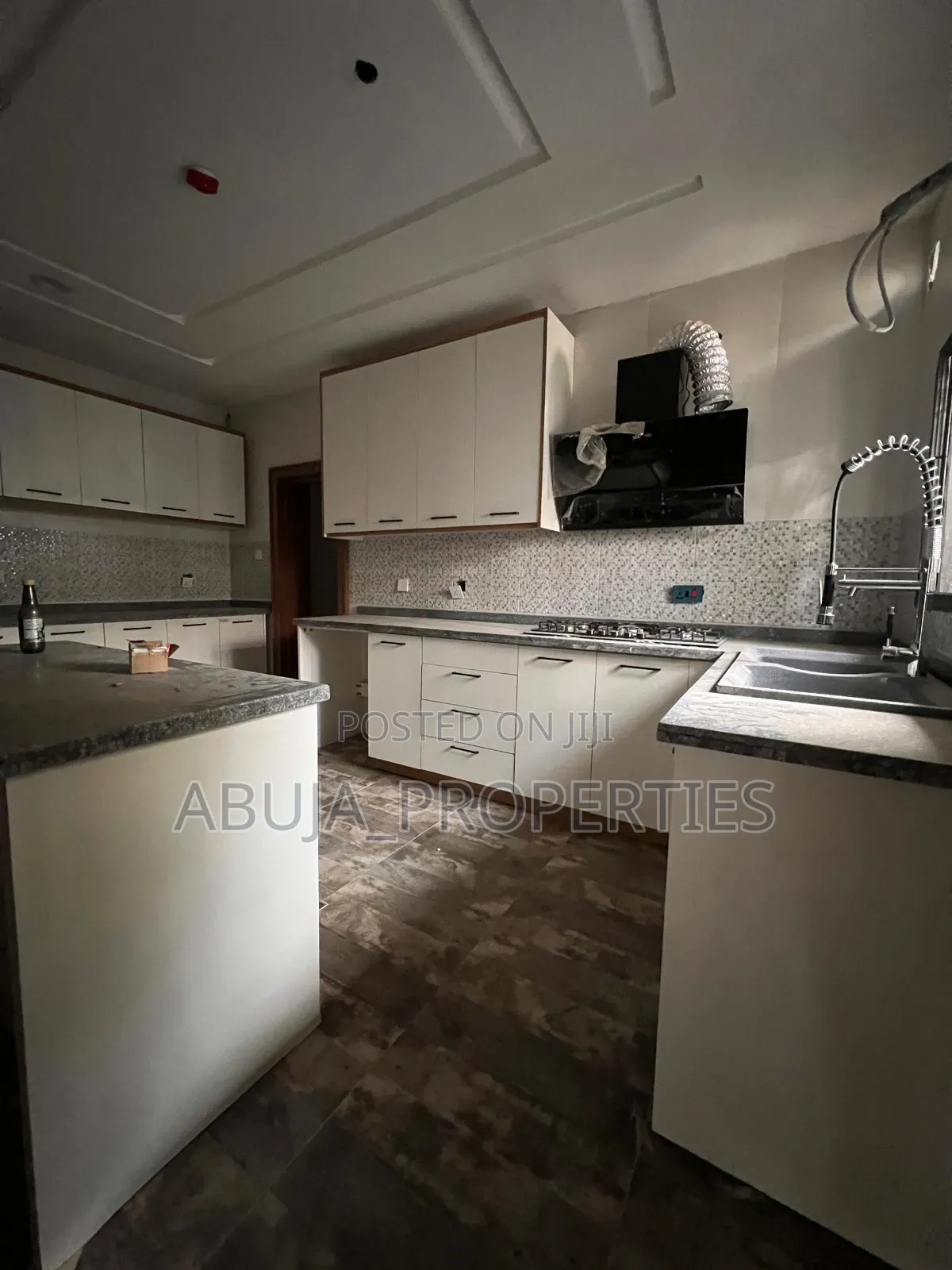 4bdrm Duplex in Wuse for sale