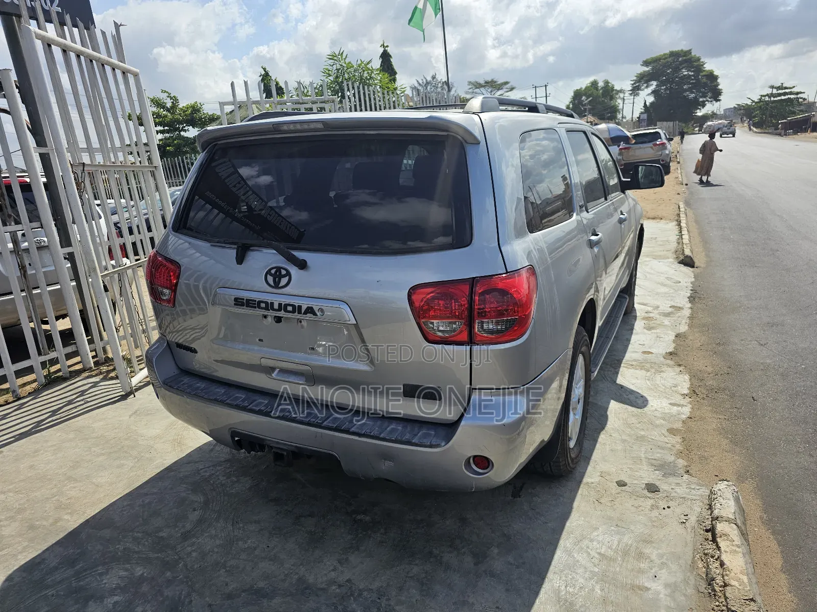 Toyota Sequoia SR5 4dr SUV 2WD (4.7L 8cyl 5A) 2008 Silver