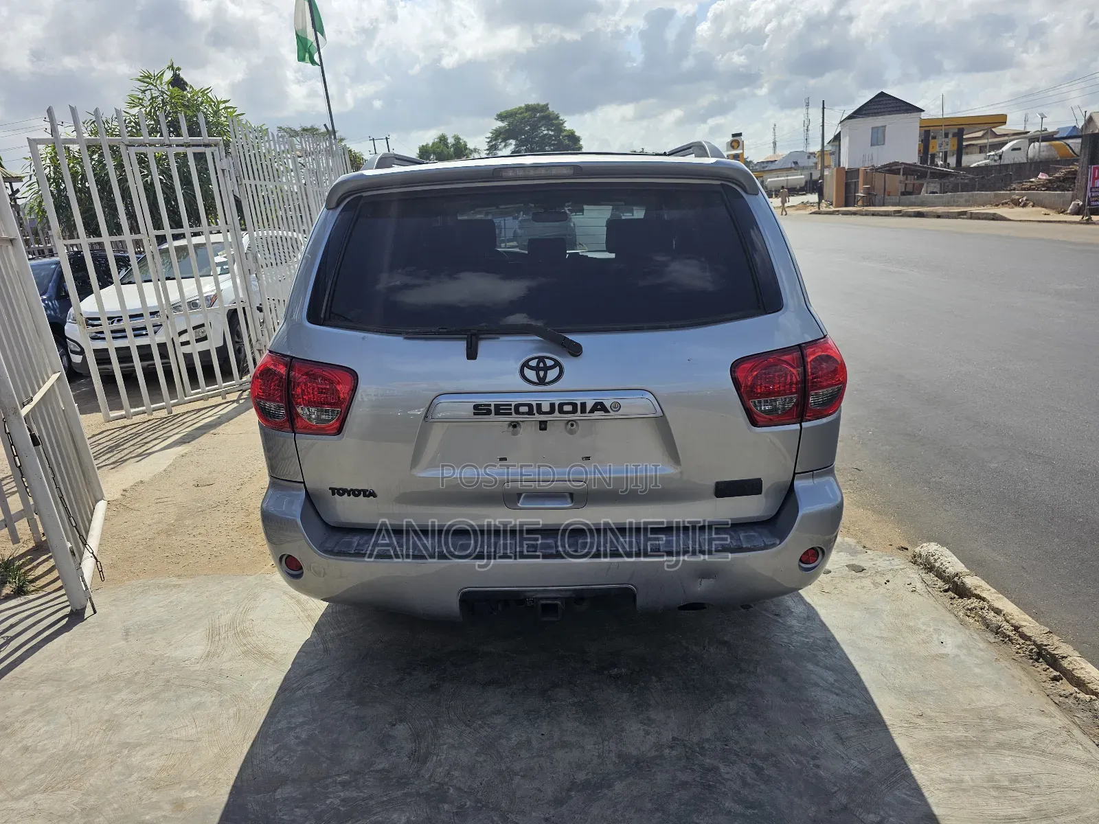 Toyota Sequoia SR5 4dr SUV 2WD (4.7L 8cyl 5A) 2008 Silver