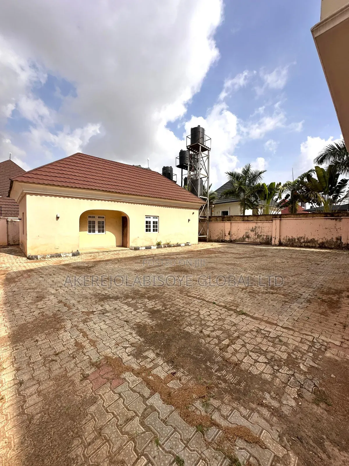 5bdrm Duplex in Gwarinpa Extension, for sale
