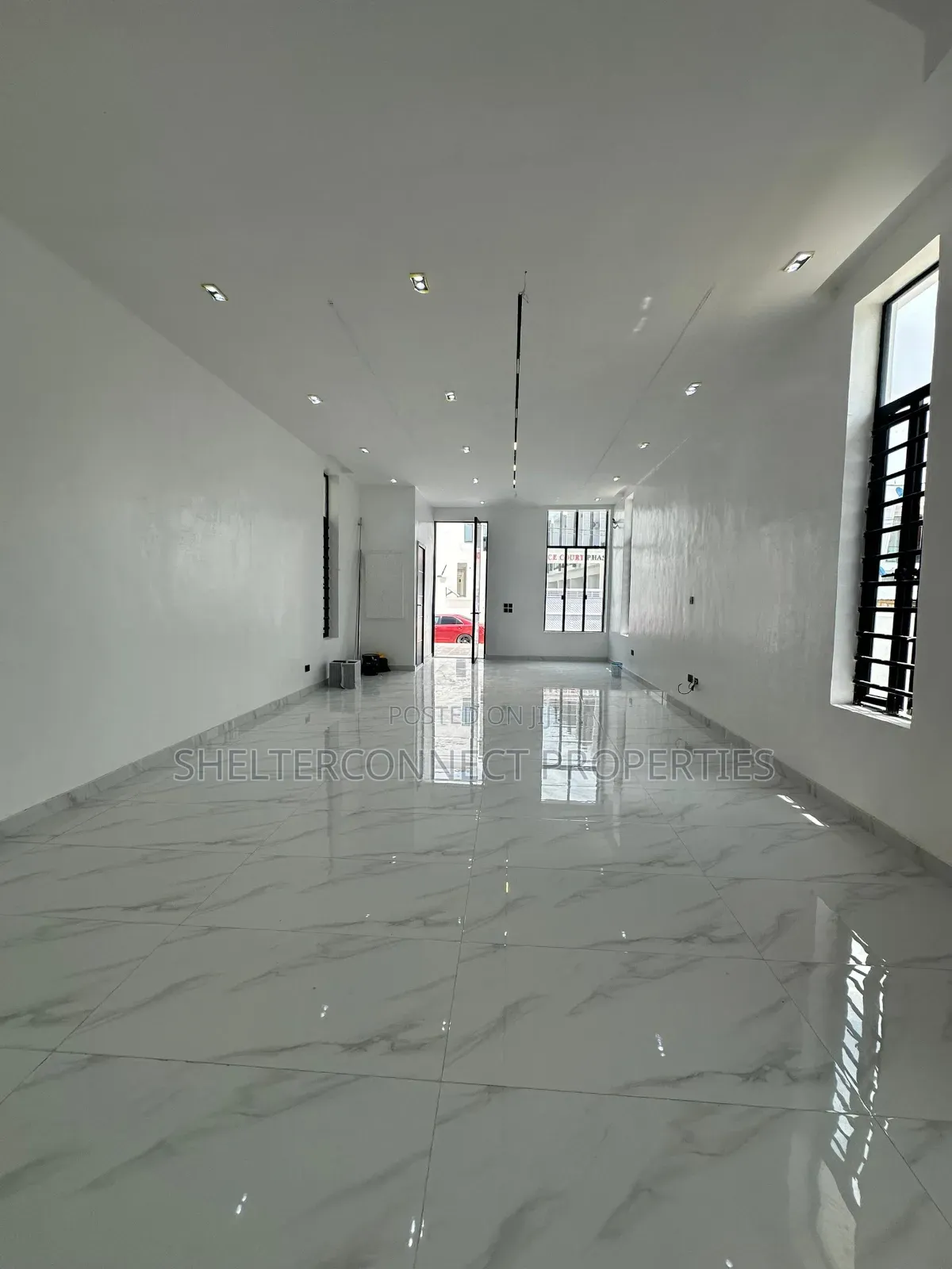 5bdrm Duplex in Ikota for sale