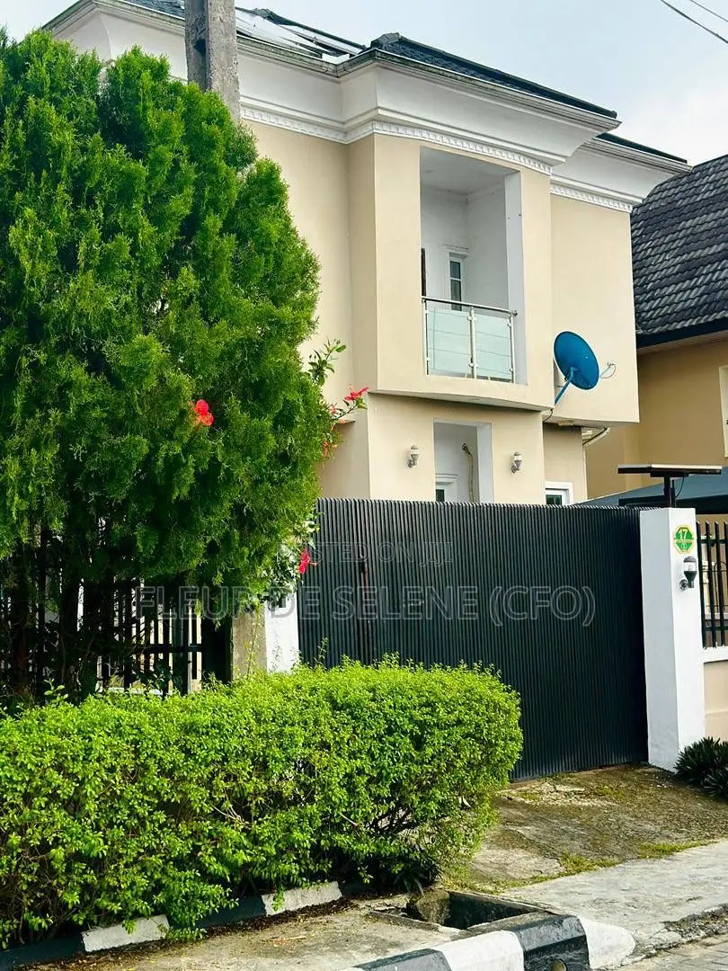 Luxurious 4 Bedroom Duplex