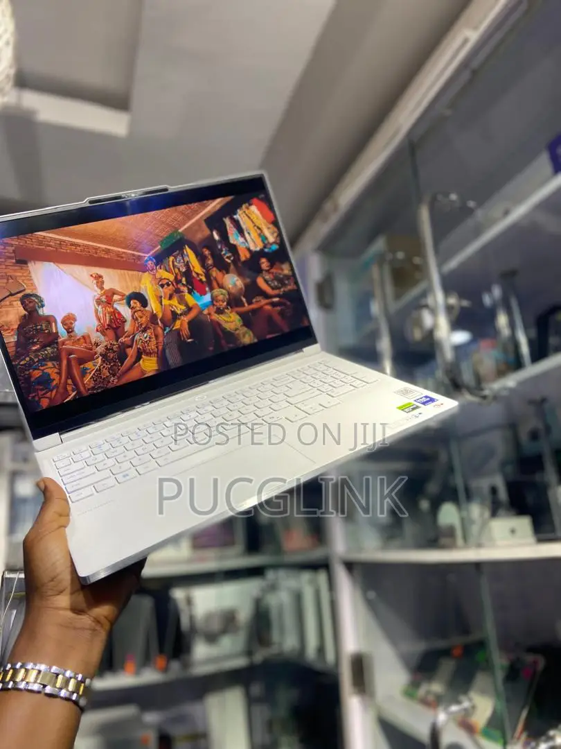 Laptop Lenovo Legion 7 32GB Intel Core Ultra 9 SSD 1T