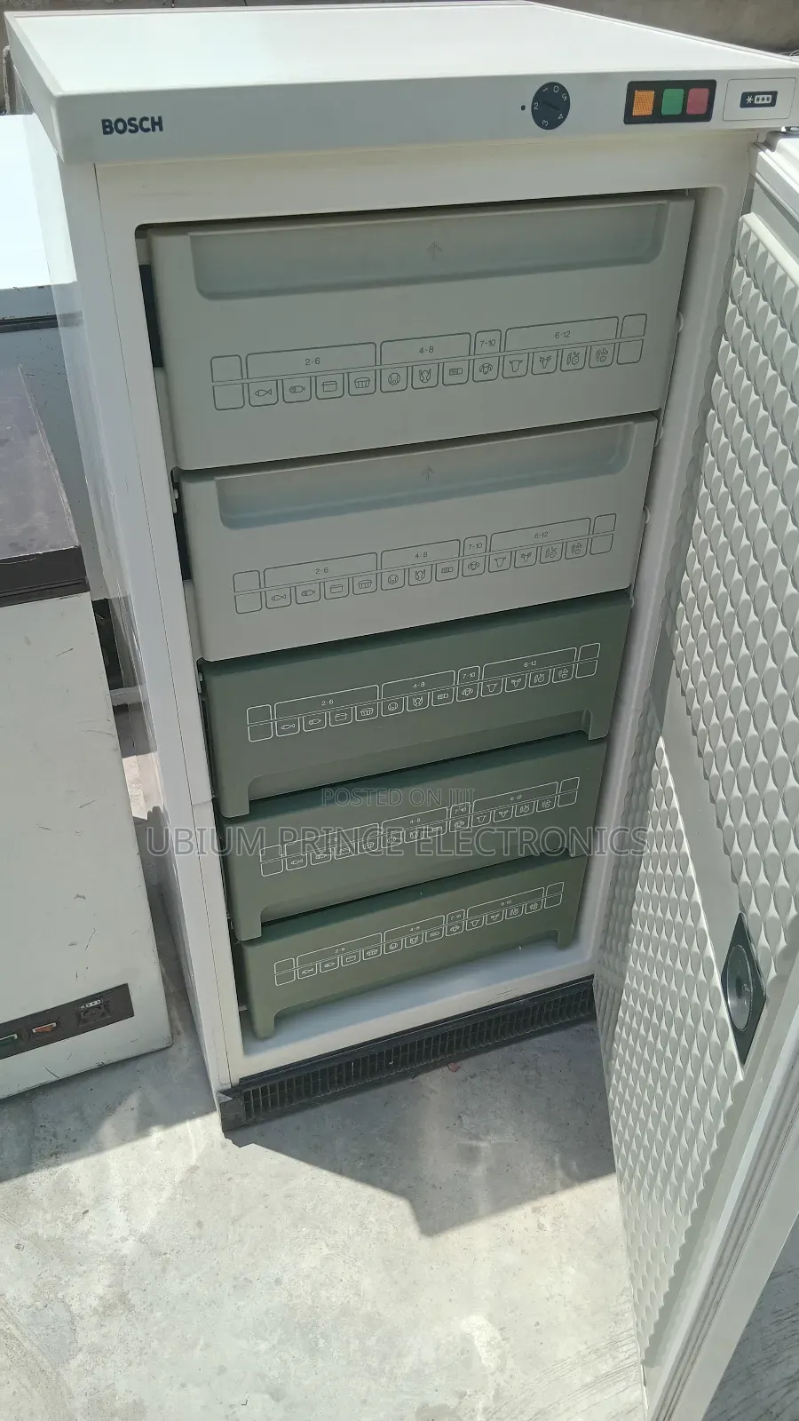 Bosch 5steps Standing Freezer