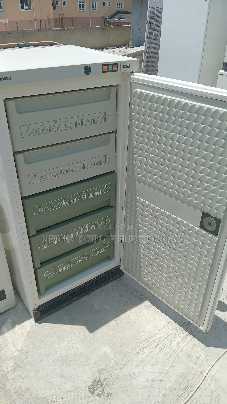 Bosch 5steps Standing Freezer