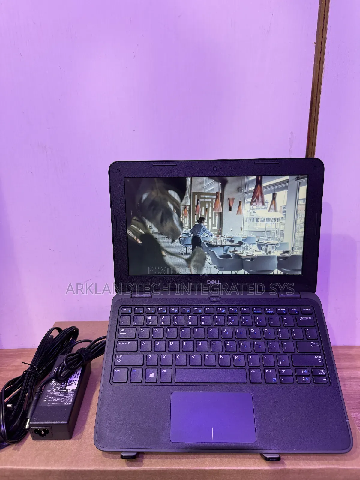 New Laptop Dell Latitude 3189 4GB Intel Celeron SSD 60GB