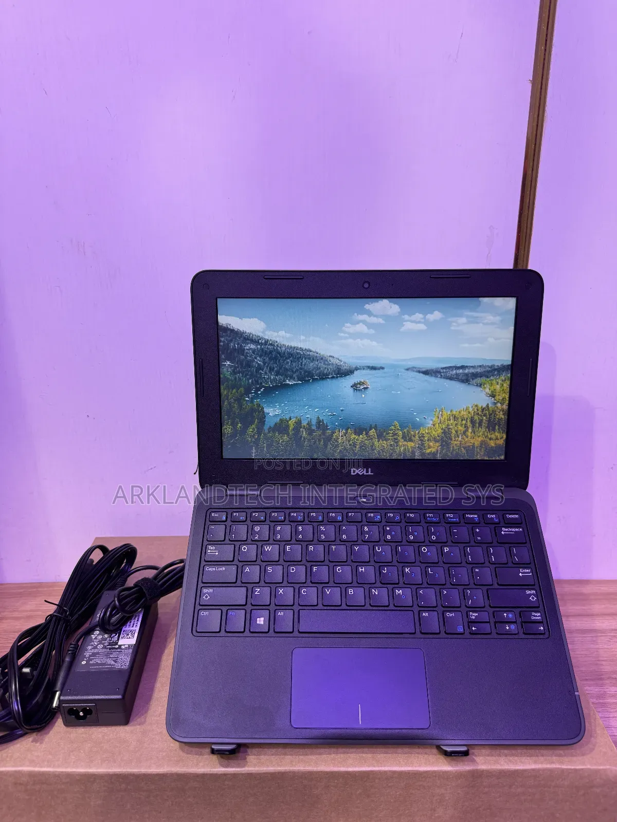 New Laptop Dell Latitude 3301 4GB Intel Celeron SSD 60GB