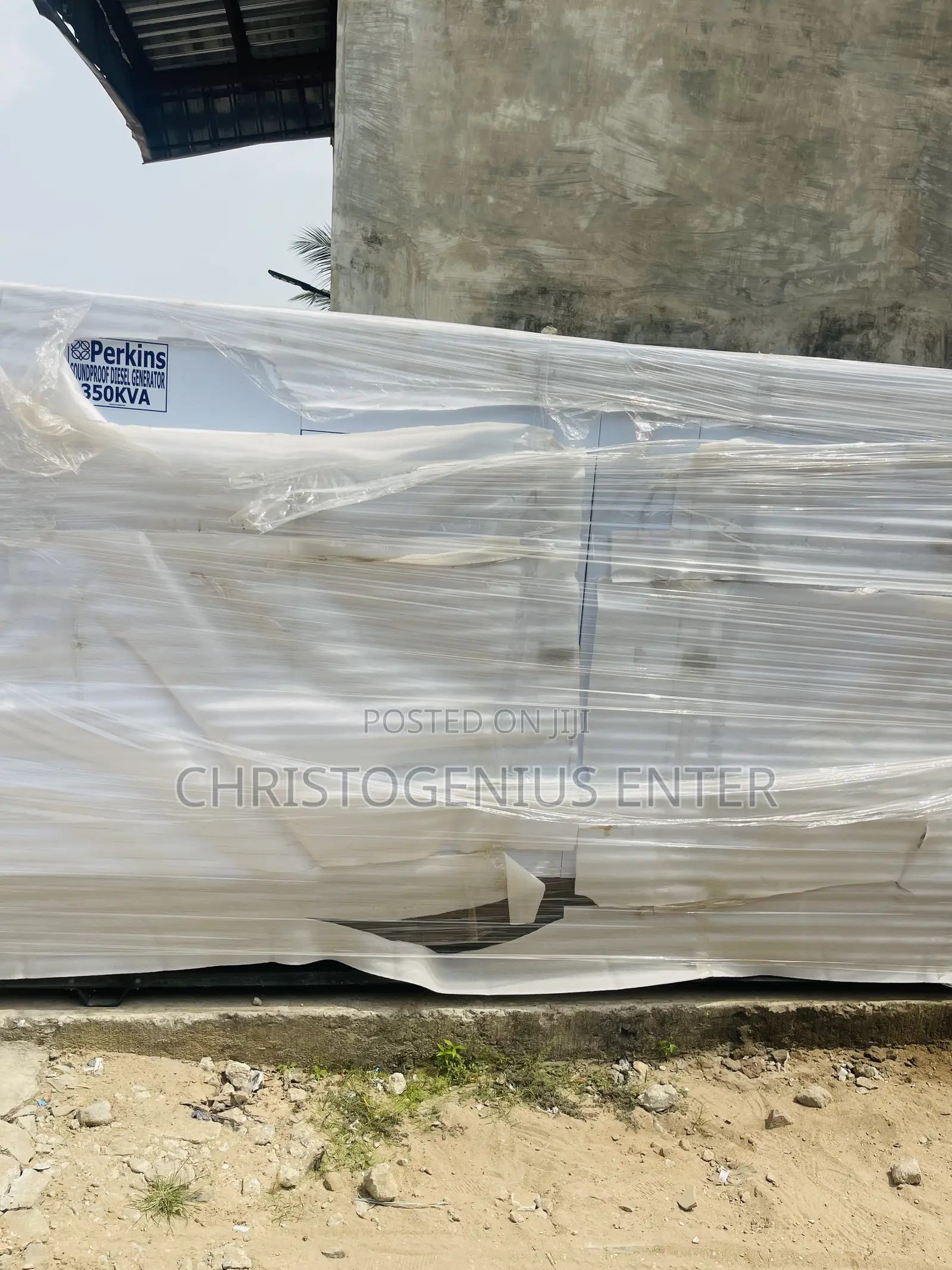 350kva Perkins Soundproof England Generator