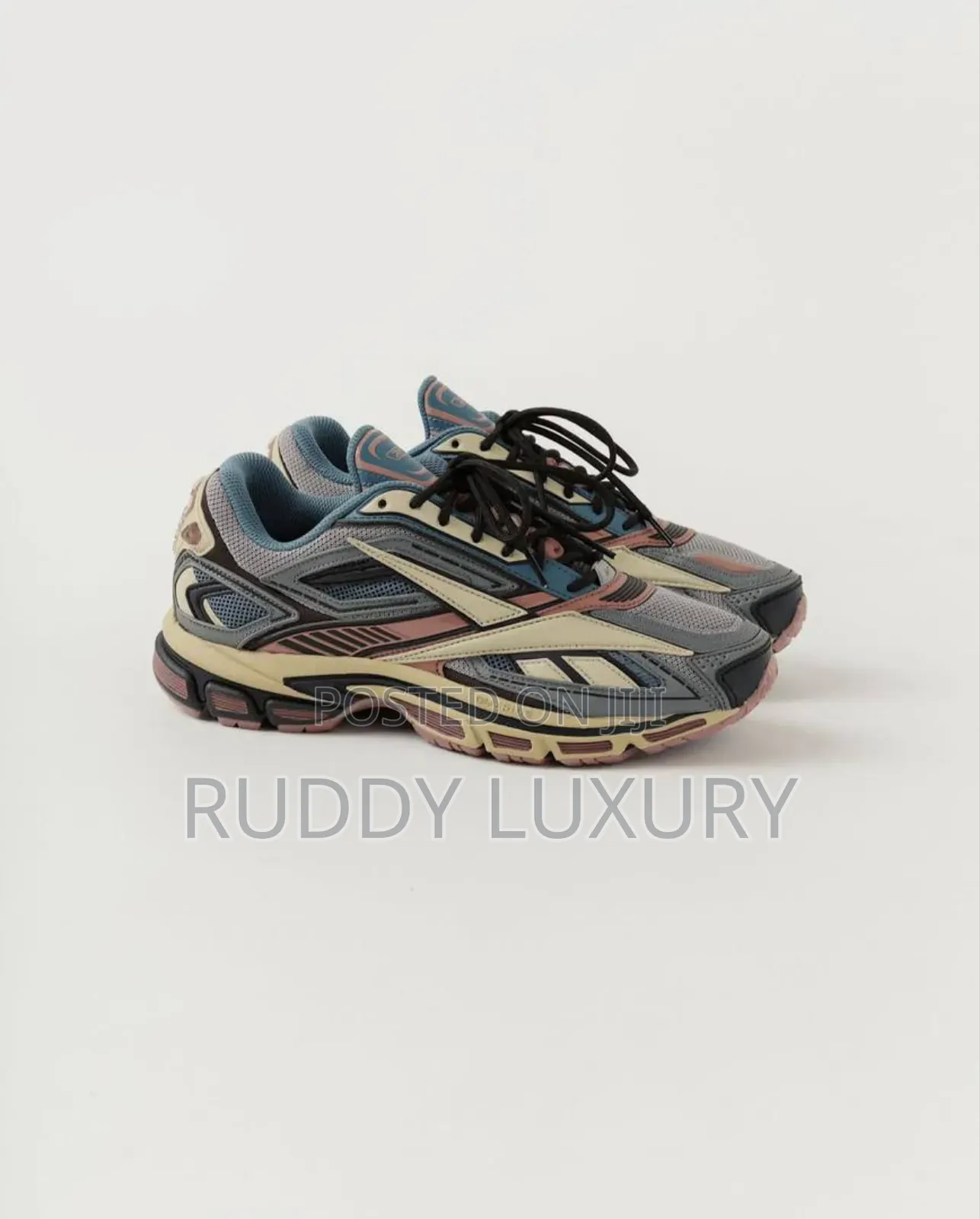 Adidas Response Cl / Ozweego Style Runner