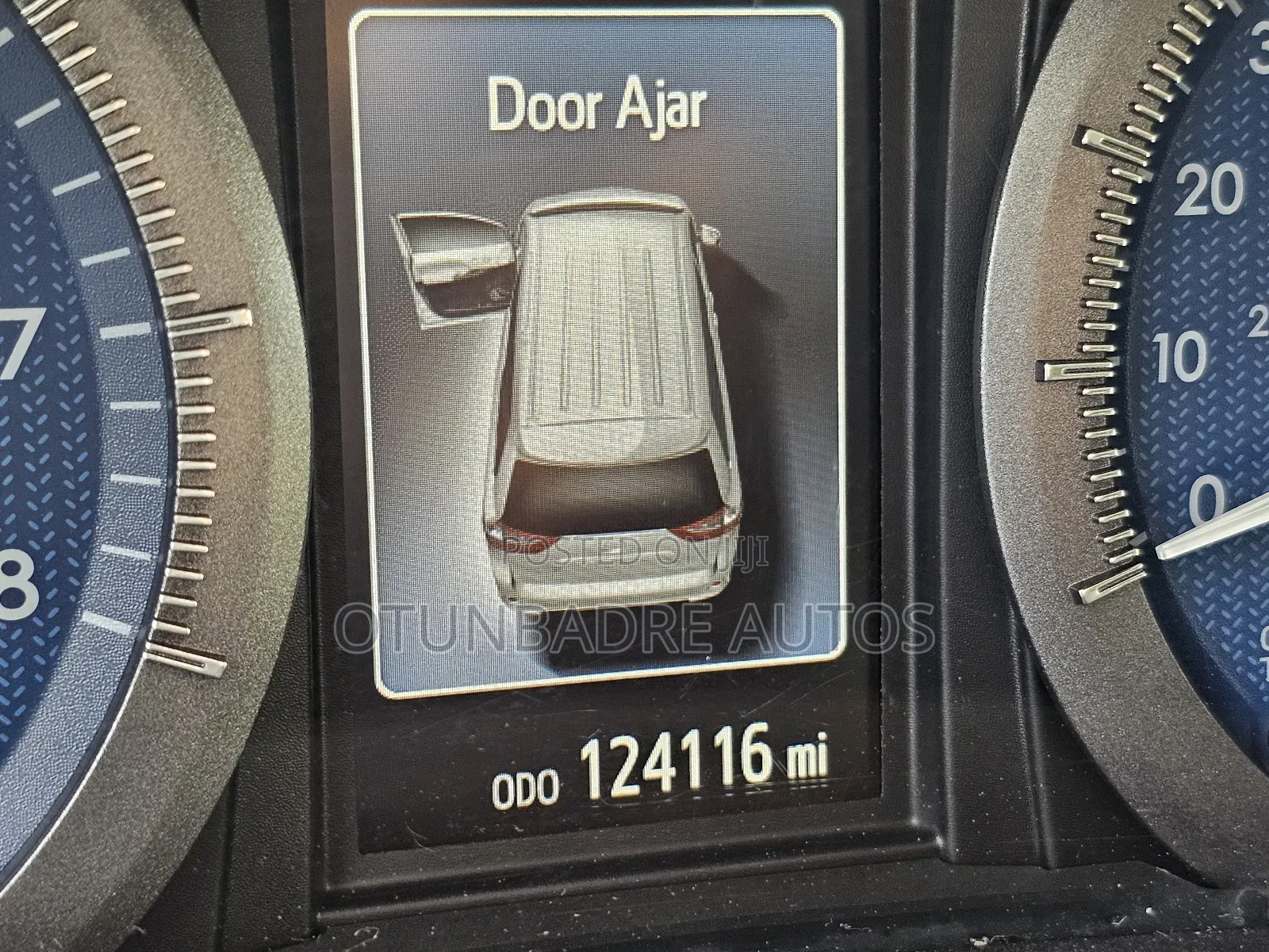 Toyota Sienna XLE 8 Passenger (3.5L 6cyl 6A) 2016 Silver