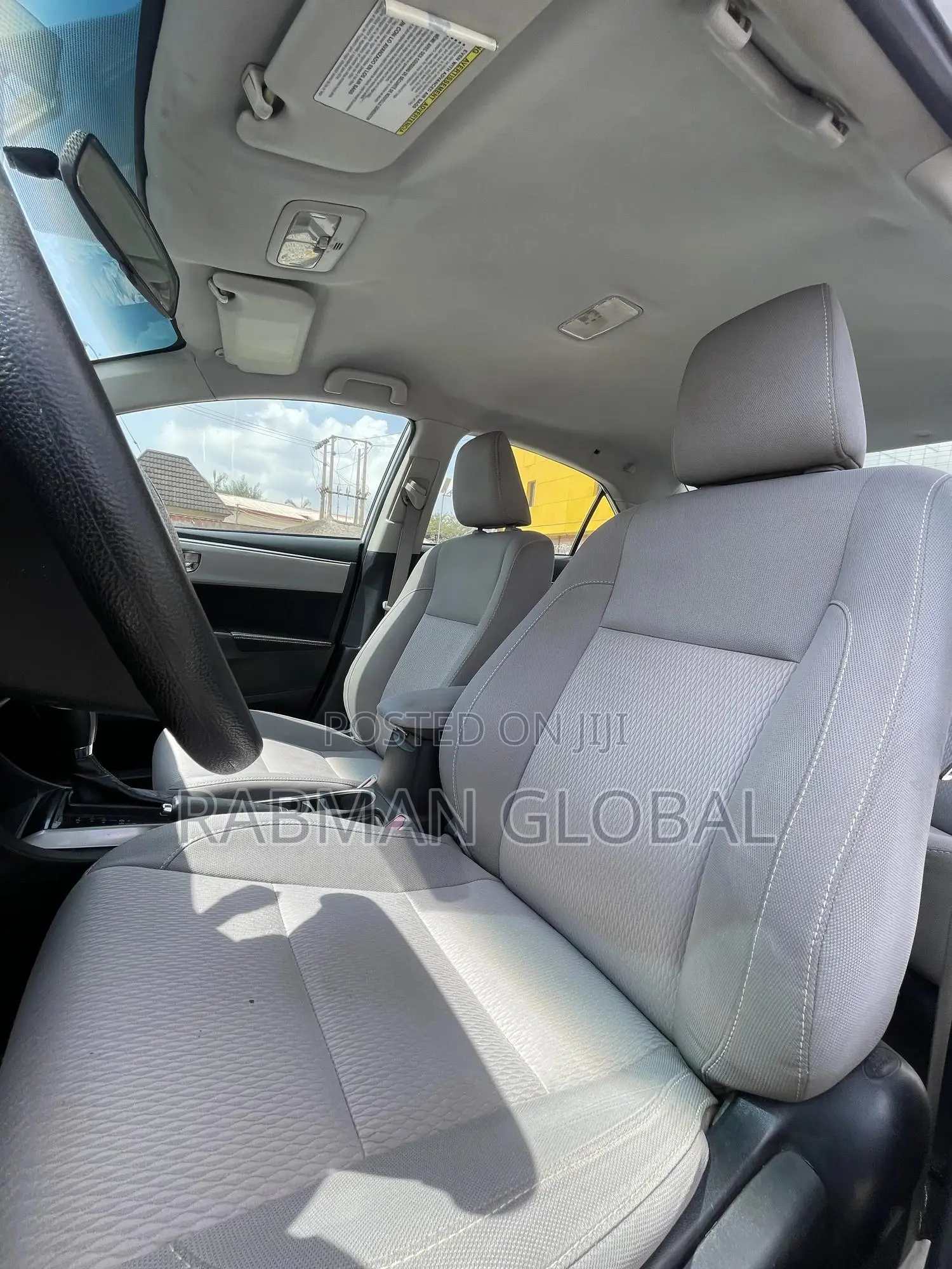 Toyota Corolla LE 4dr Sedan (1.8L 4cyl CVT) 2015 Silver