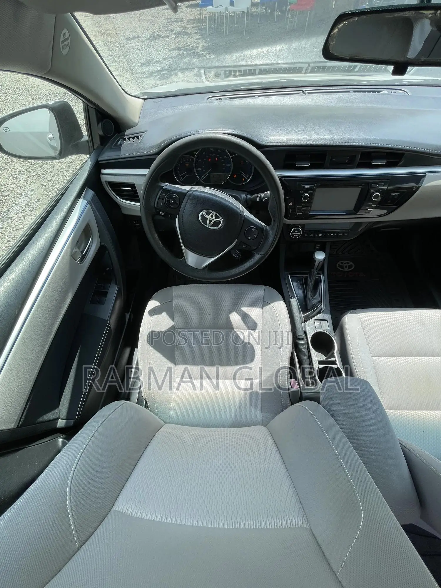 Toyota Corolla LE 4dr Sedan (1.8L 4cyl CVT) 2015 Silver