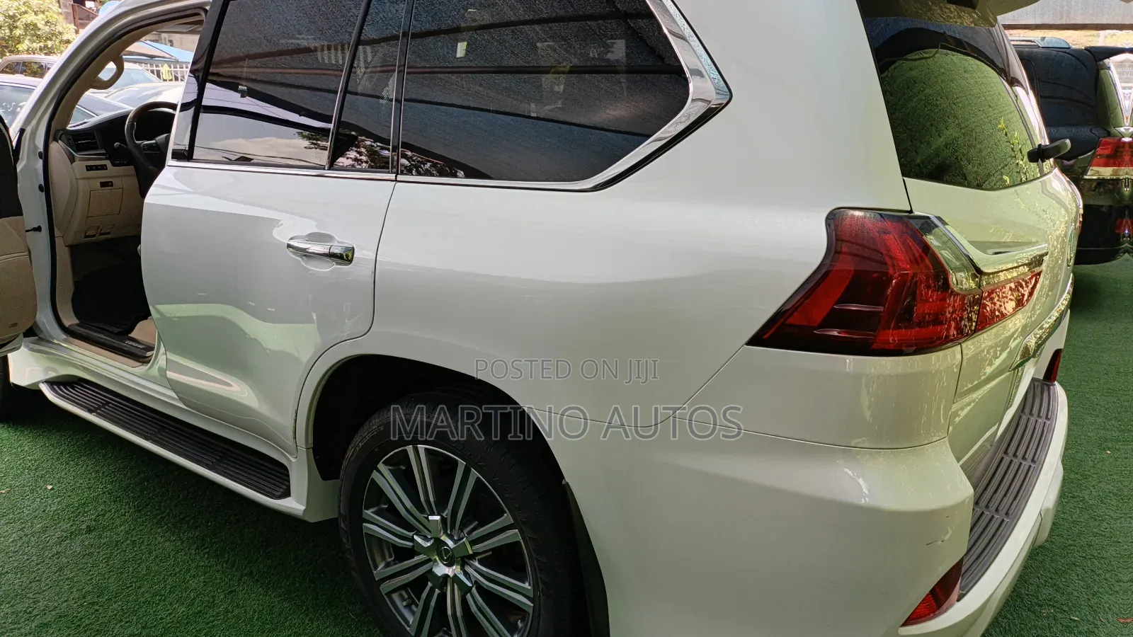 Lexus LX 2017 White