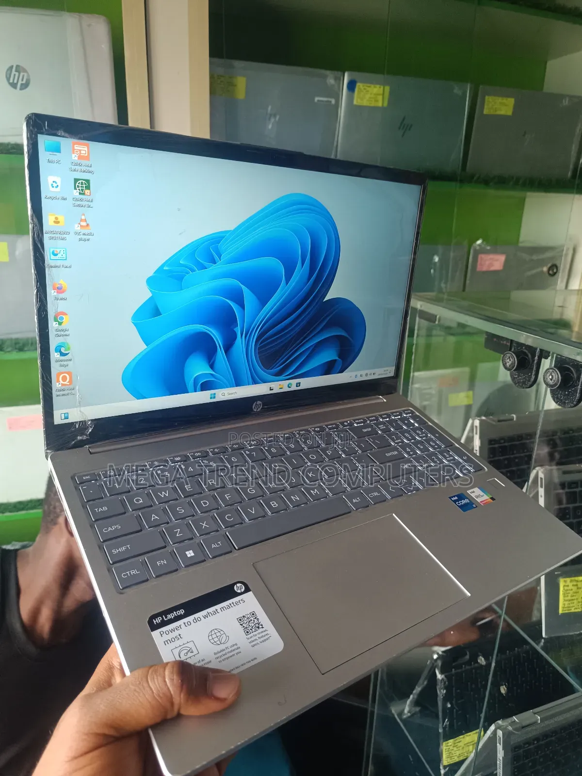 Laptop HP 15-fd0290ns 16GB Intel Core i7 SSD 512GB