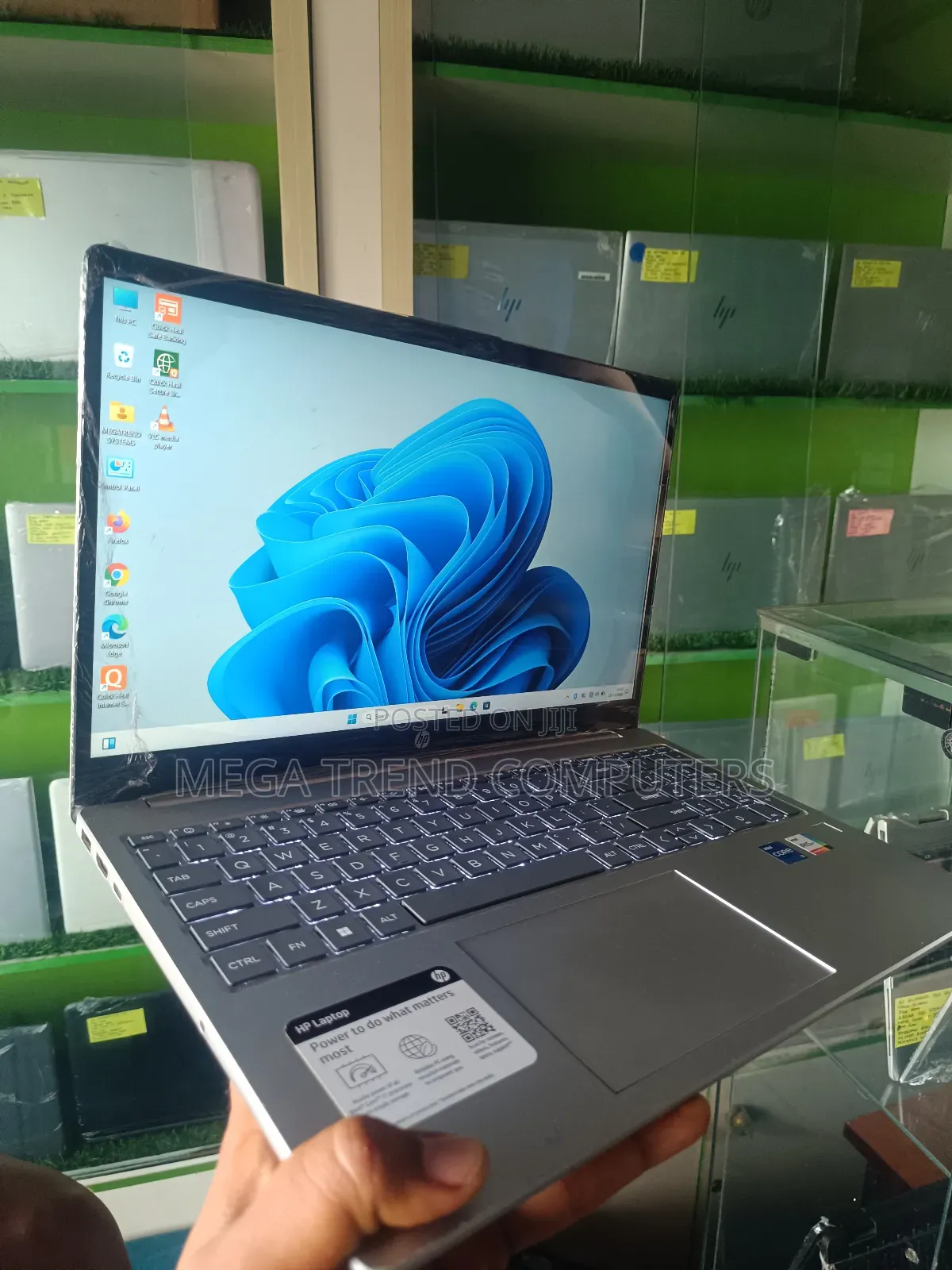 Laptop HP 15-fd0290ns 16GB Intel Core i7 SSD 512GB
