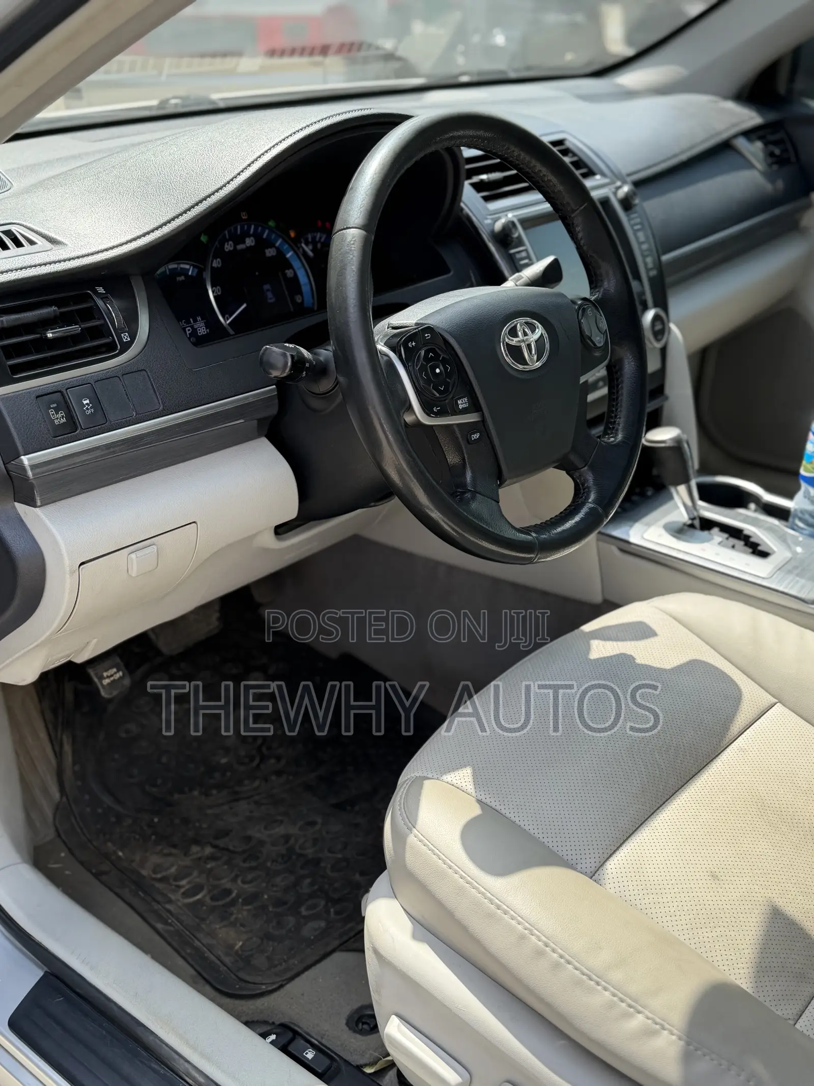 Toyota Camry XLE 4dr Sedan (2.5L 4cyl 6A) 2013 Silver