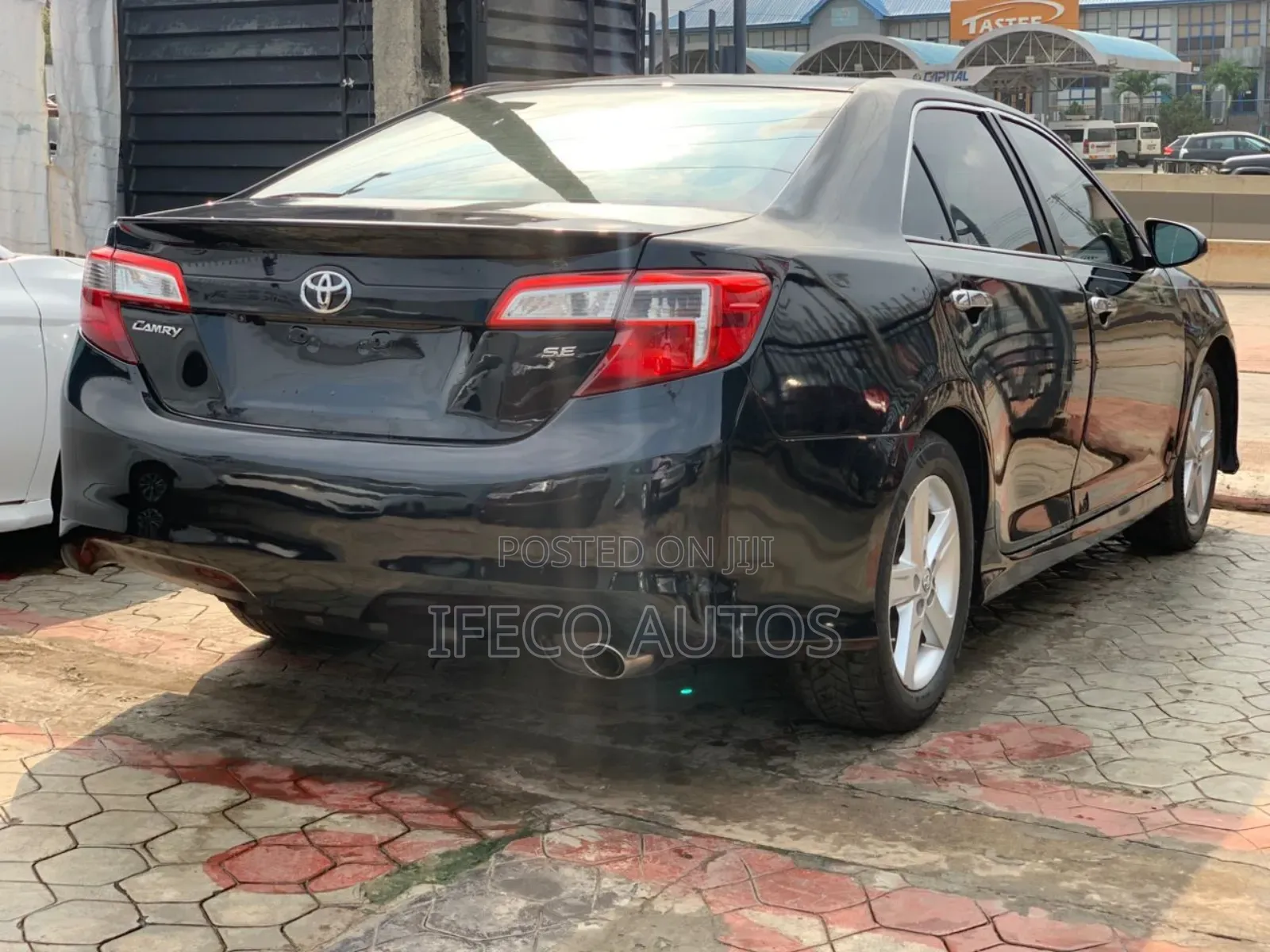 Toyota Camry SE 4dr Sedan (2.5L 4cyl 6A) 2014 Gray