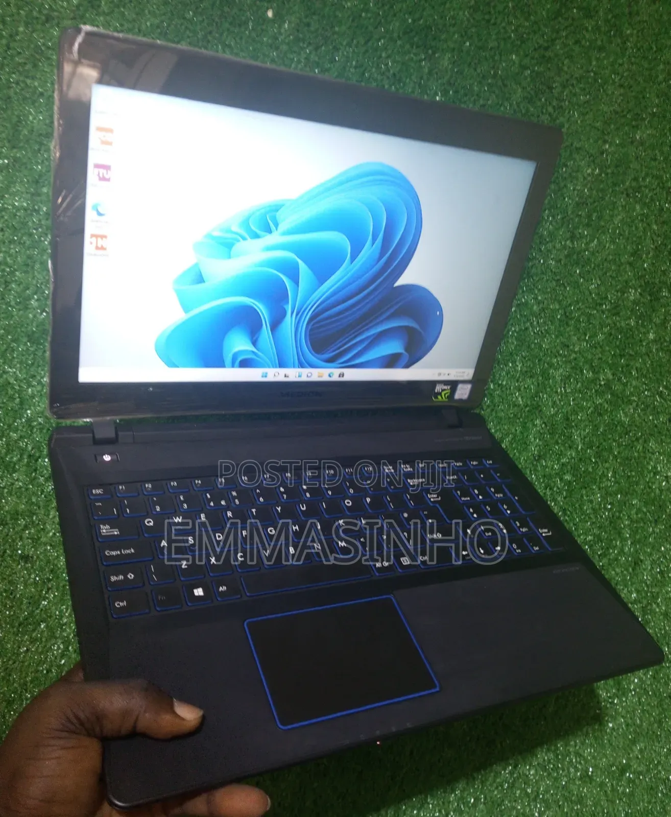 Laptop Medion Erazer P6681 8GB Intel Core i5 HDD+SSD 1T