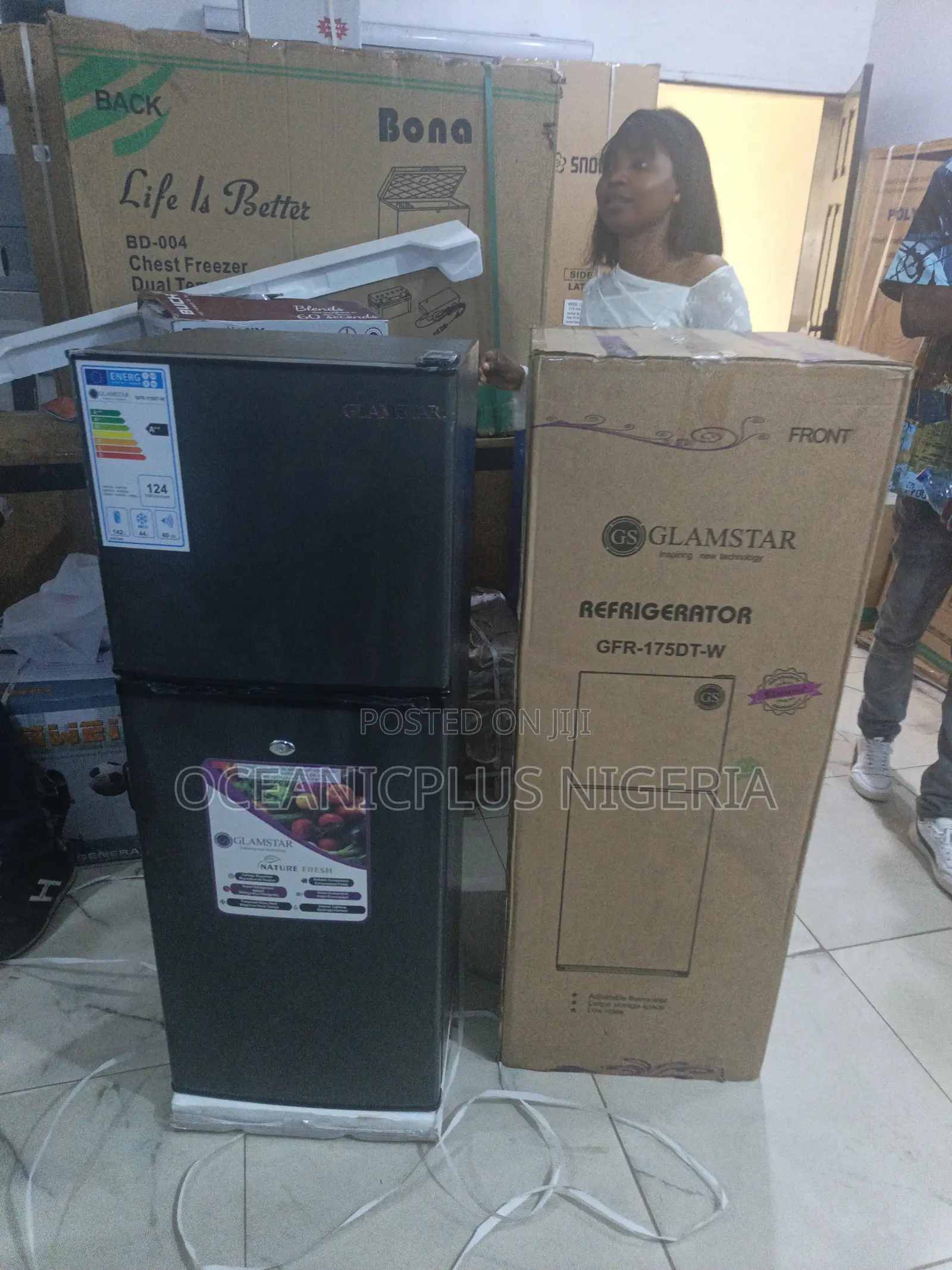 Compact Luxury: Glamstar 175l Double Door Fridge