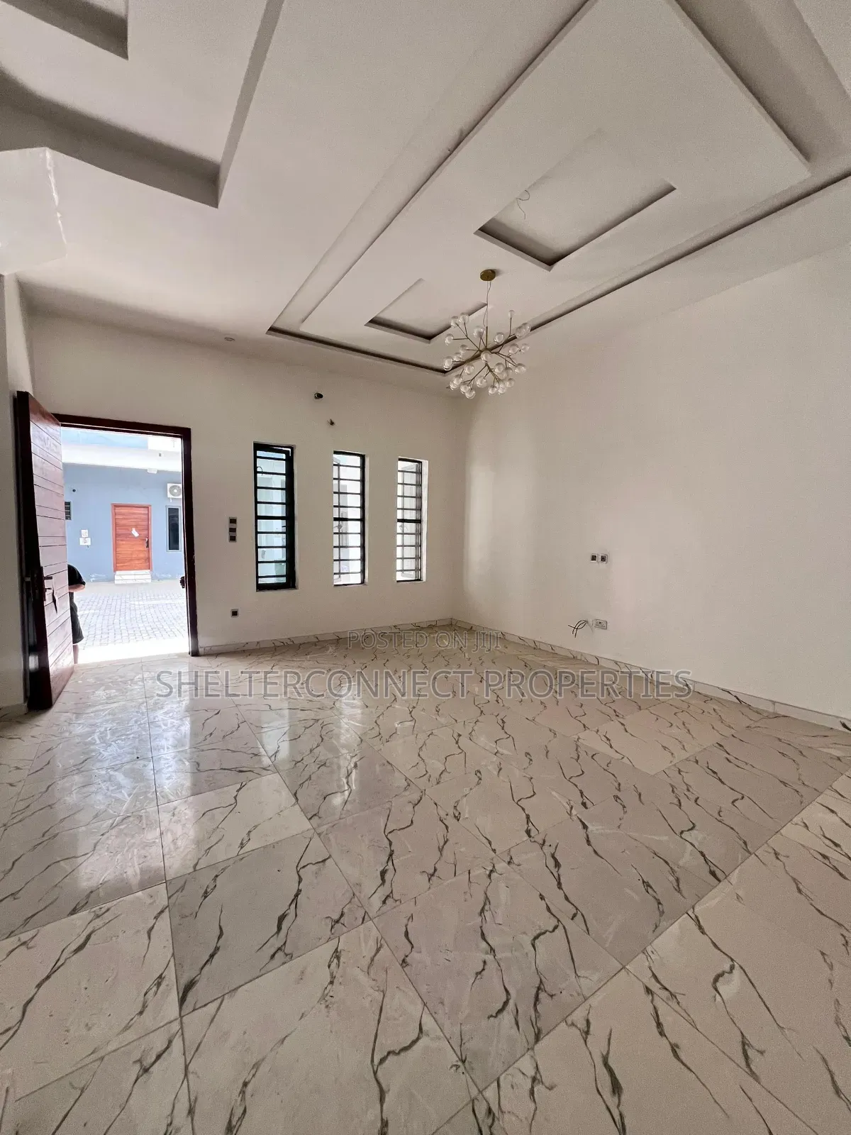 4bdrm Duplex in Ikota for sale