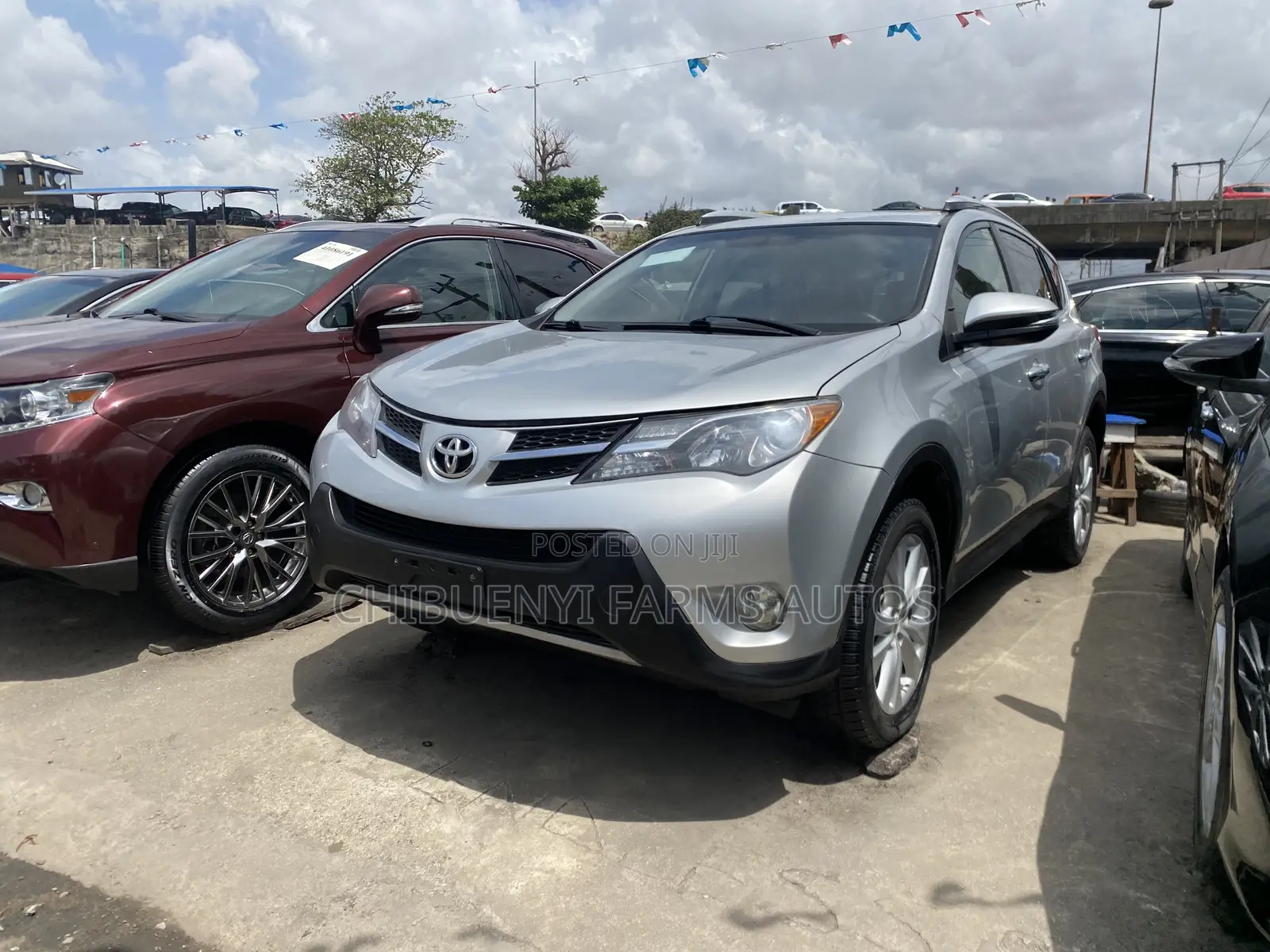 Toyota RAV4 Limited 4dr SUV AWD (2.5L 4cyl 6A) 2015 Silver