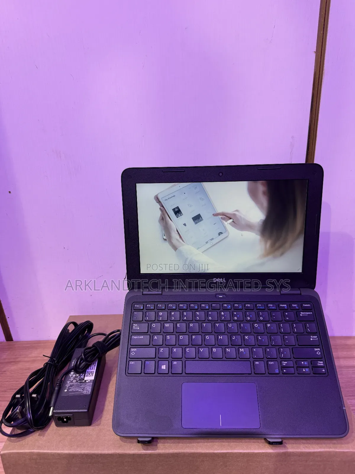New Laptop Dell Latitude 3390 4GB Intel Celeron SSD 60GB