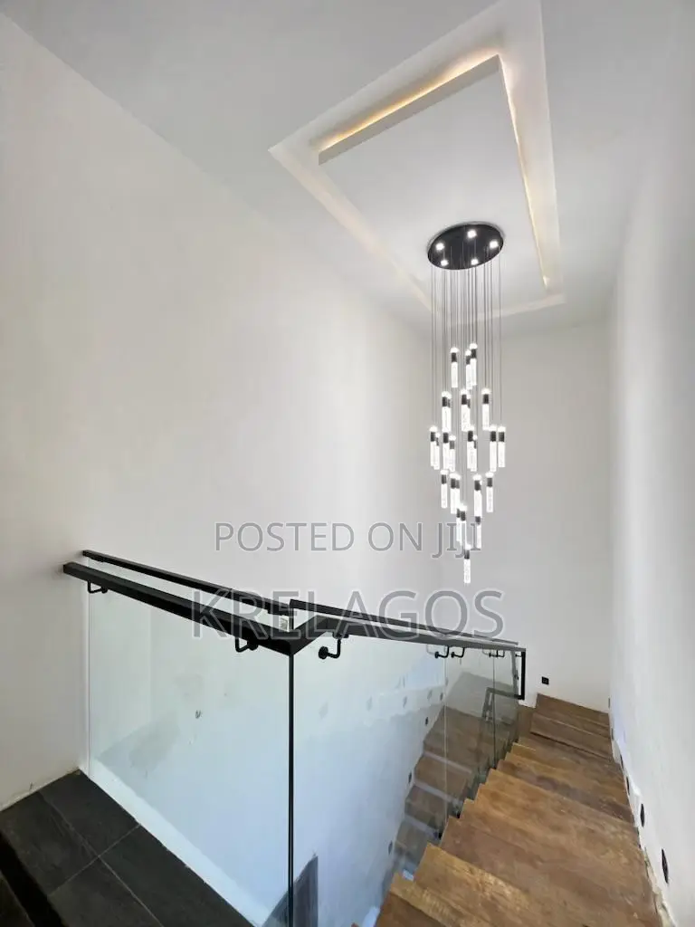 5bdrm Duplex in Chevron for sale