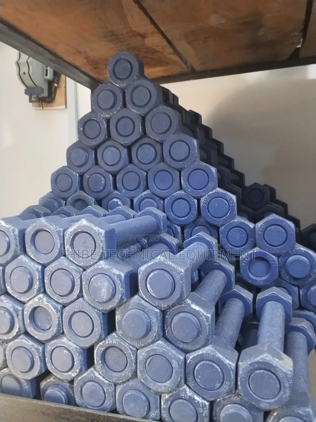 1.1/4x200 Teflon Coated Stud Bolt And Nut