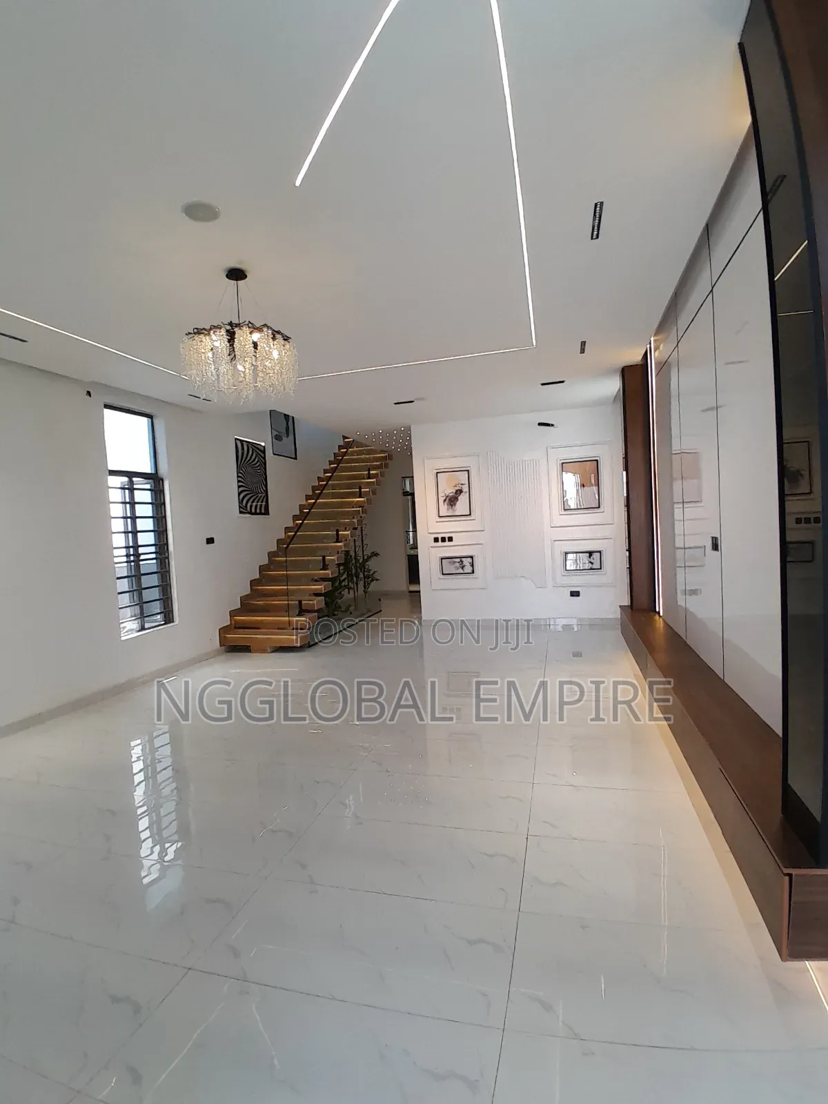 5bdrm Duplex in Royal Prime, Chevron for sale