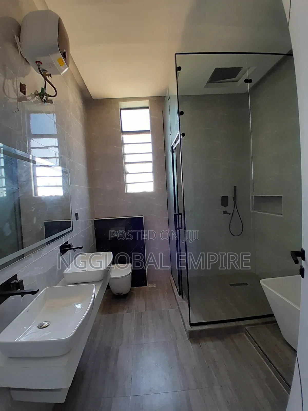 5bdrm Duplex in Royal Prime, Chevron for sale