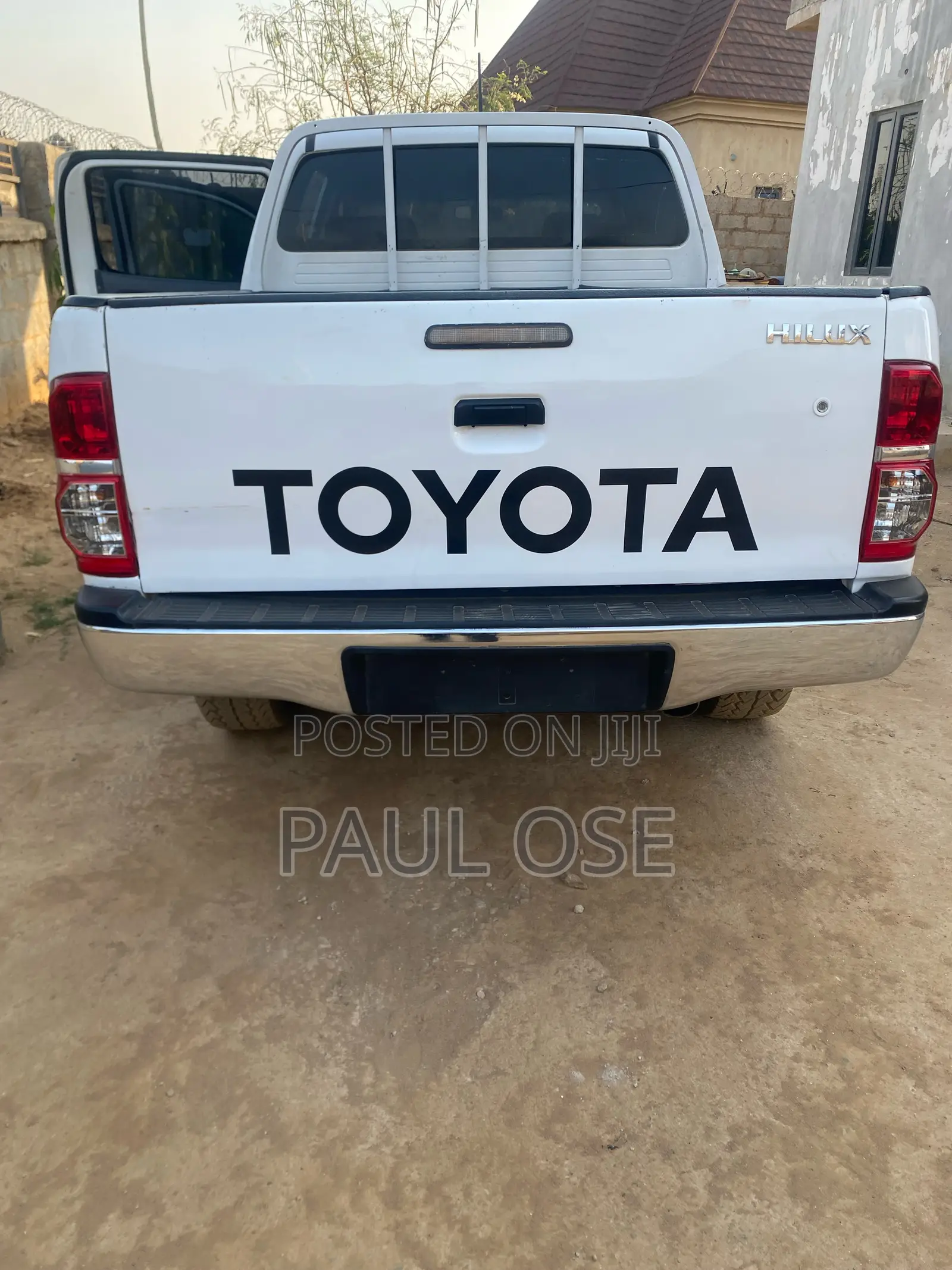 Toyota Hilux 2013 White