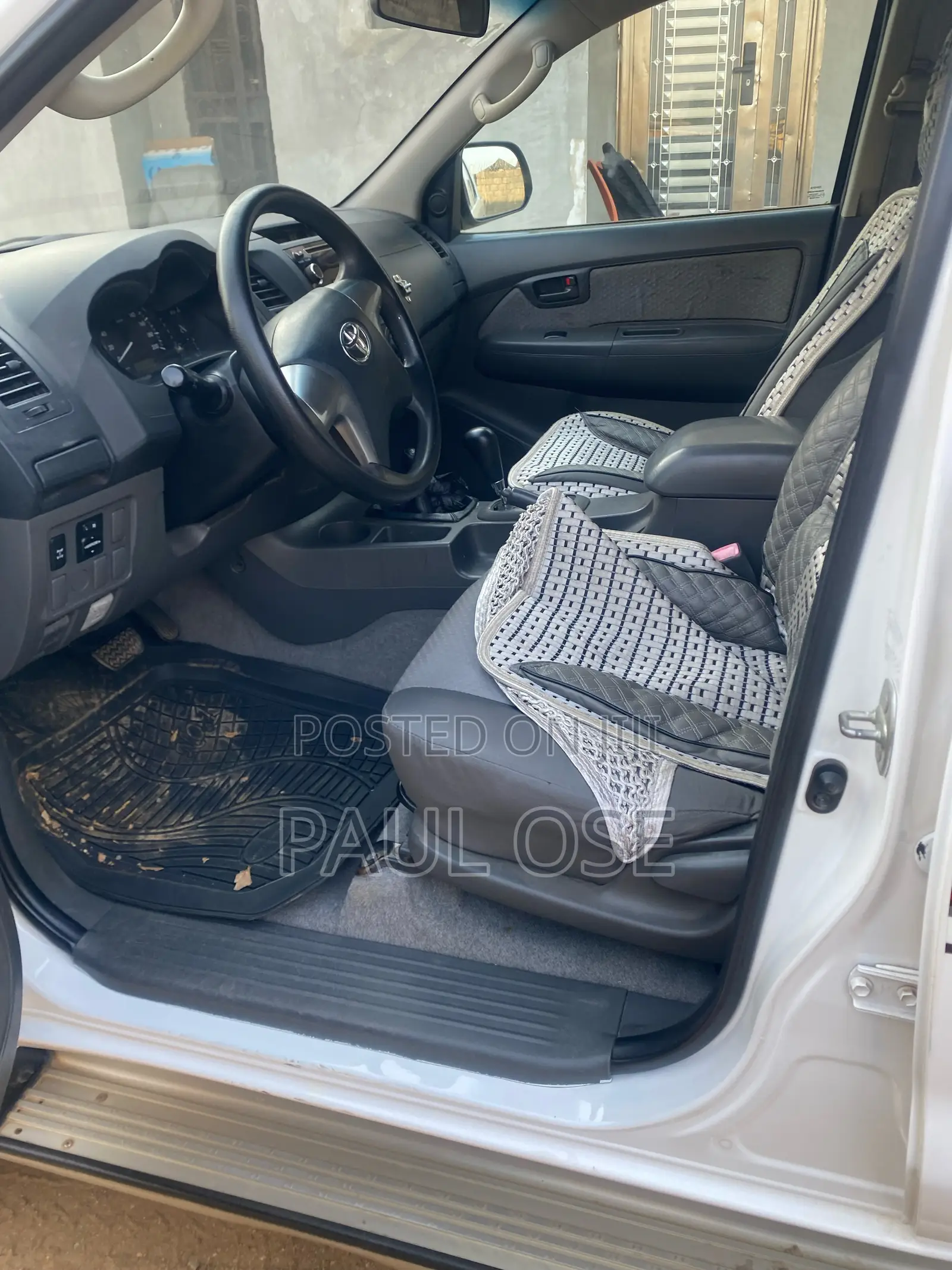 Toyota Hilux 2013 White